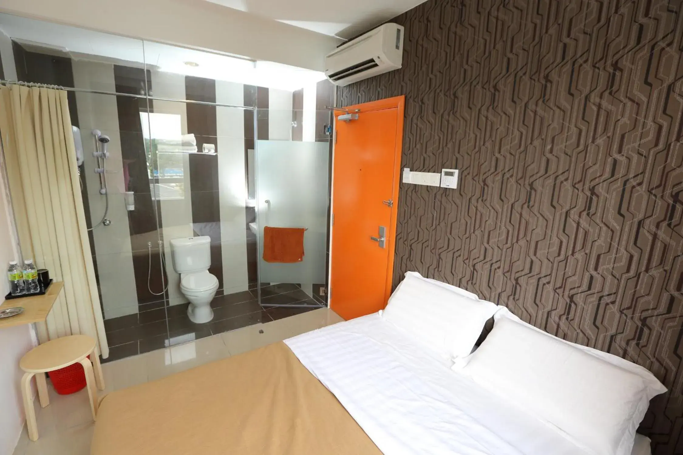 Photo of the whole room, Bathroom in 1 Hotel Taman Connaught