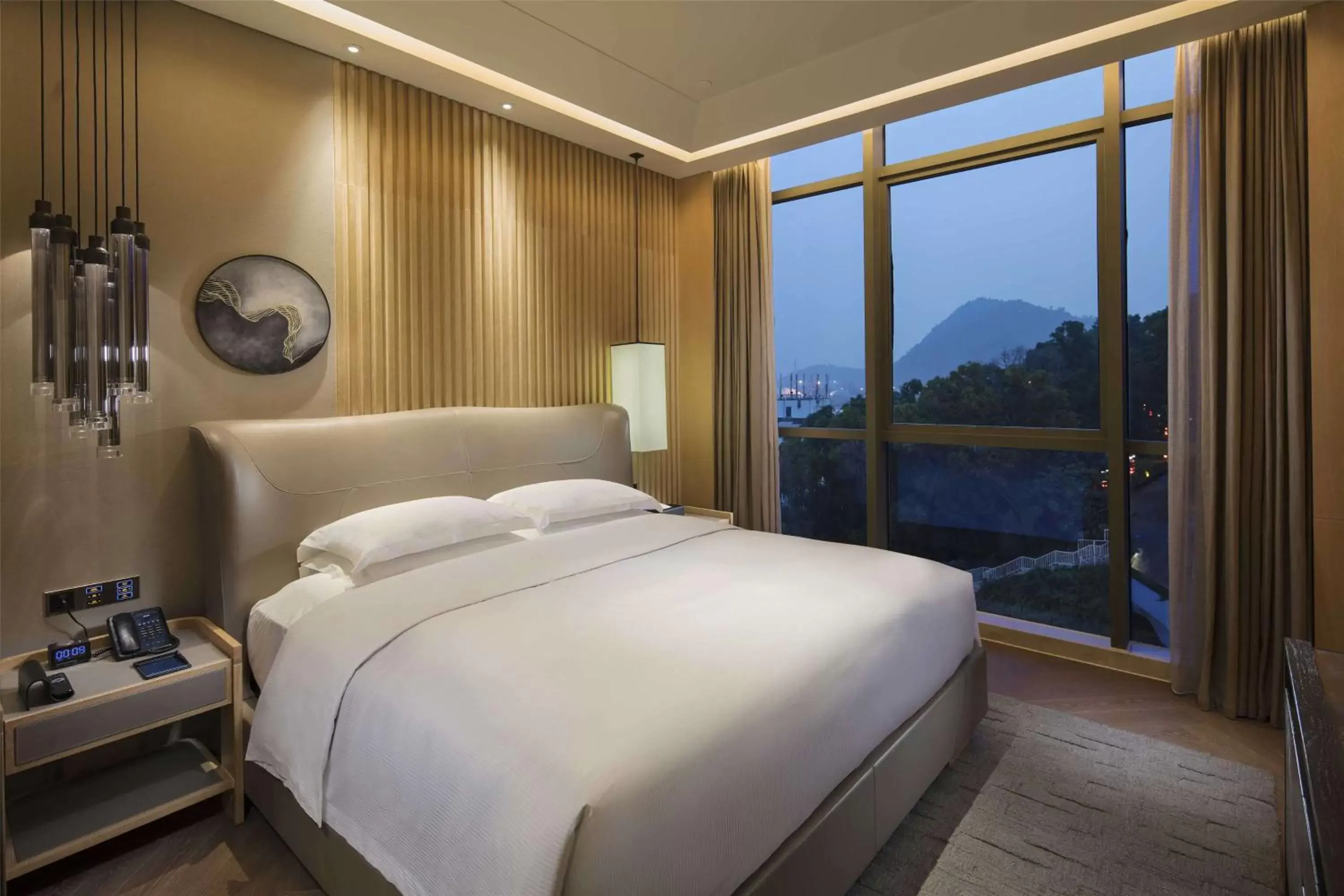 Bed in Hilton Shenzhen Shekou Nanhai