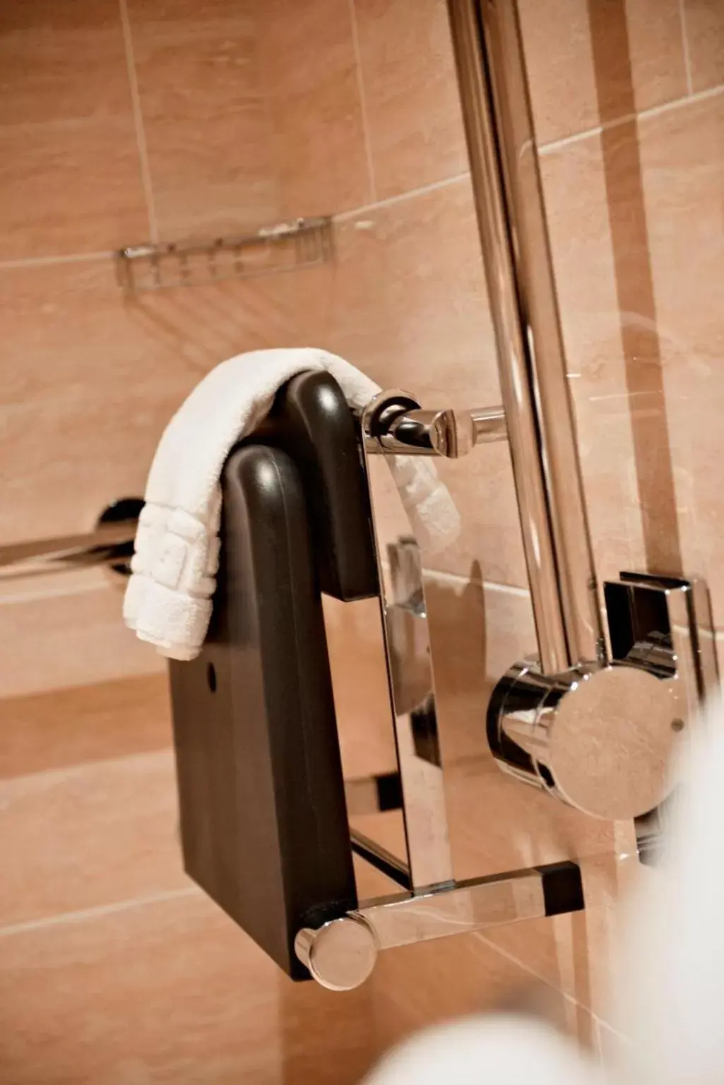 Bathroom in The White Swan Hotel