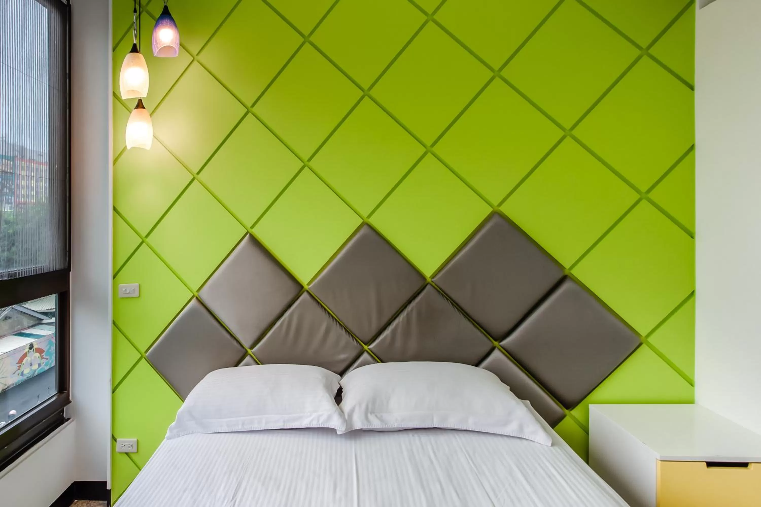 Bed in lightness Station Inn