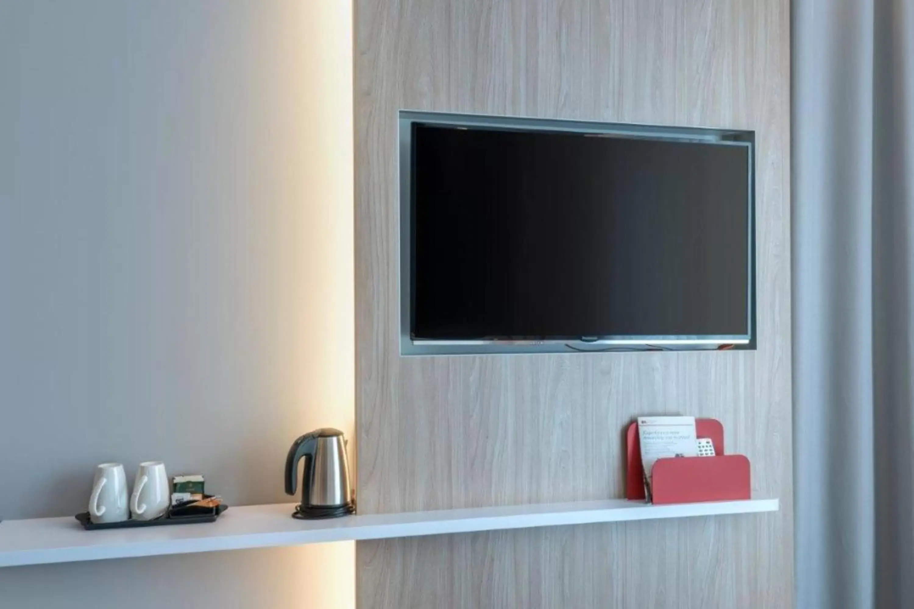 TV and multimedia, TV/Entertainment Center in Holiday Inn Express - Sindelfingen, an IHG Hotel