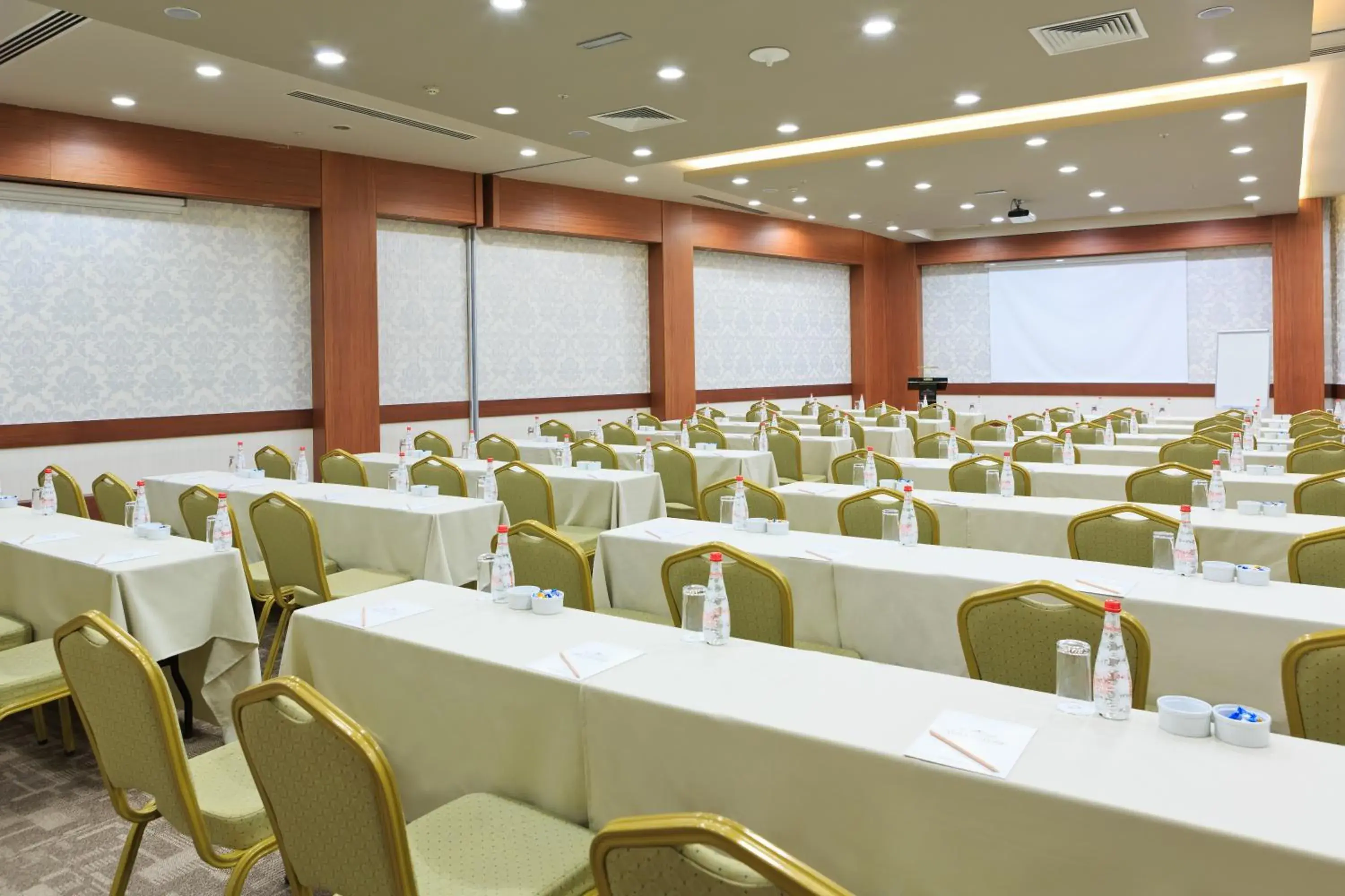 Meeting/conference room in Limak Ambassadore Hotel Ankara