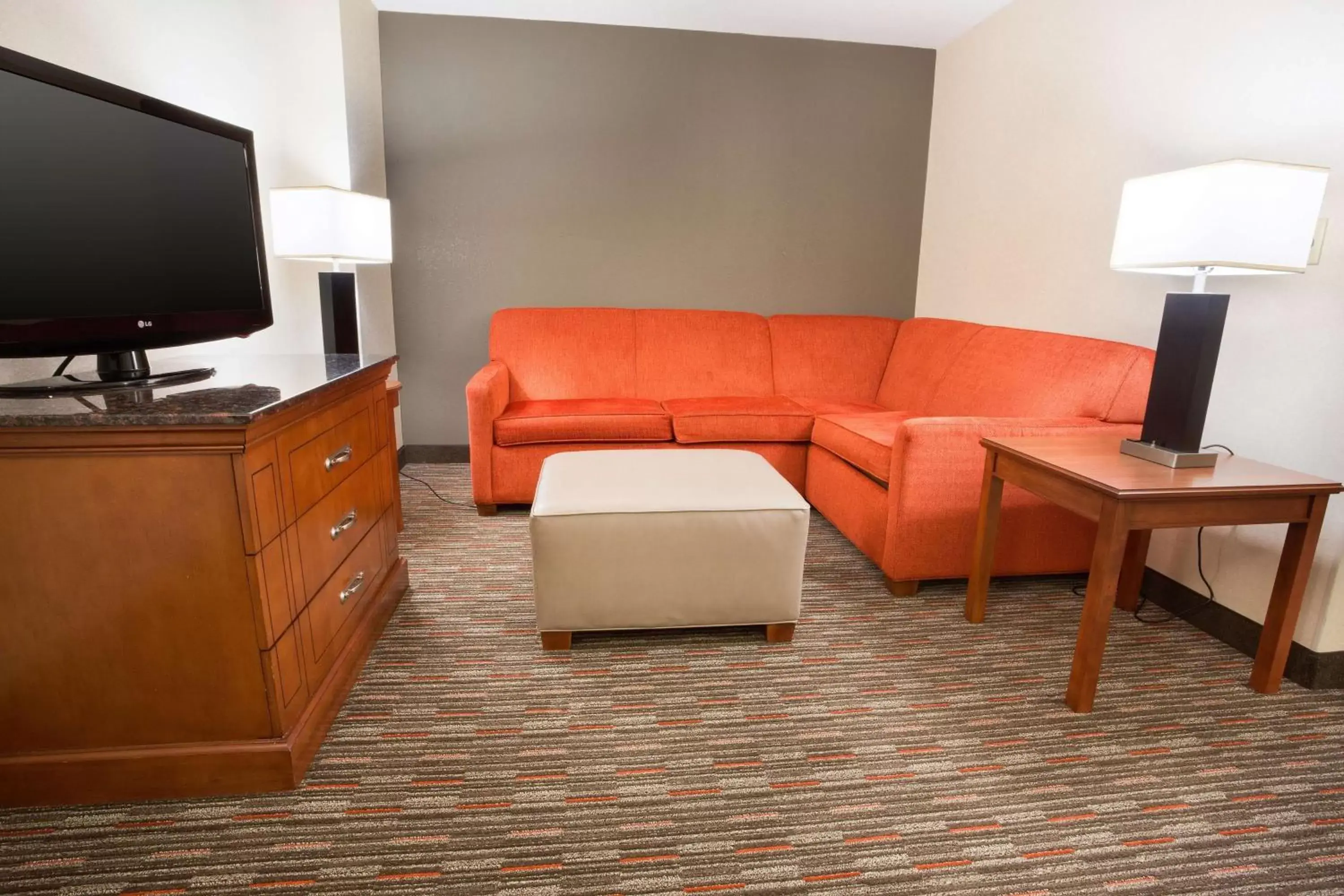 Photo of the whole room, TV/Entertainment Center in Drury Inn & Suites Columbus Grove City