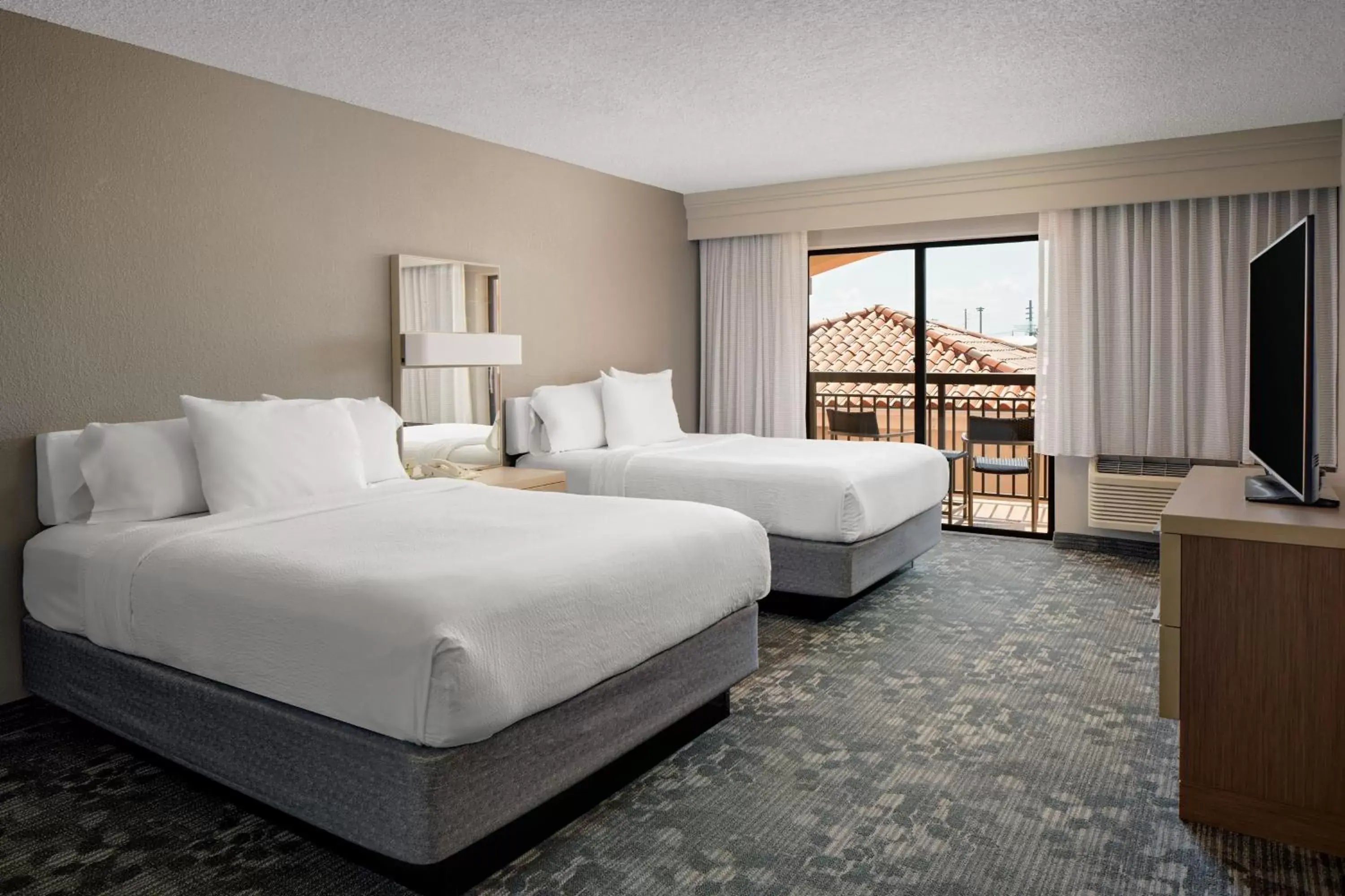 Bedroom in Courtyard by Marriott Key West Waterfront