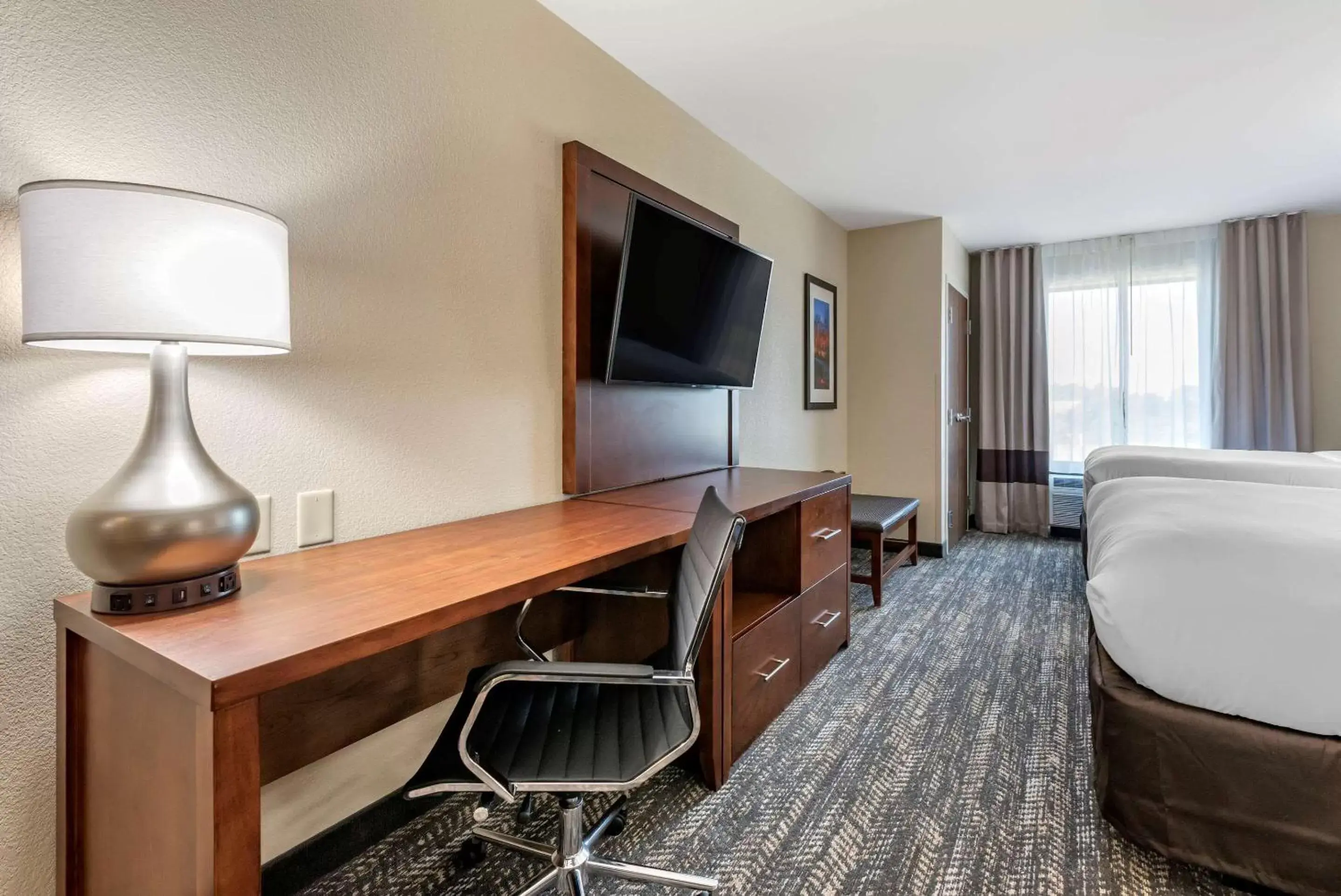 Photo of the whole room, TV/Entertainment Center in Comfort Suites