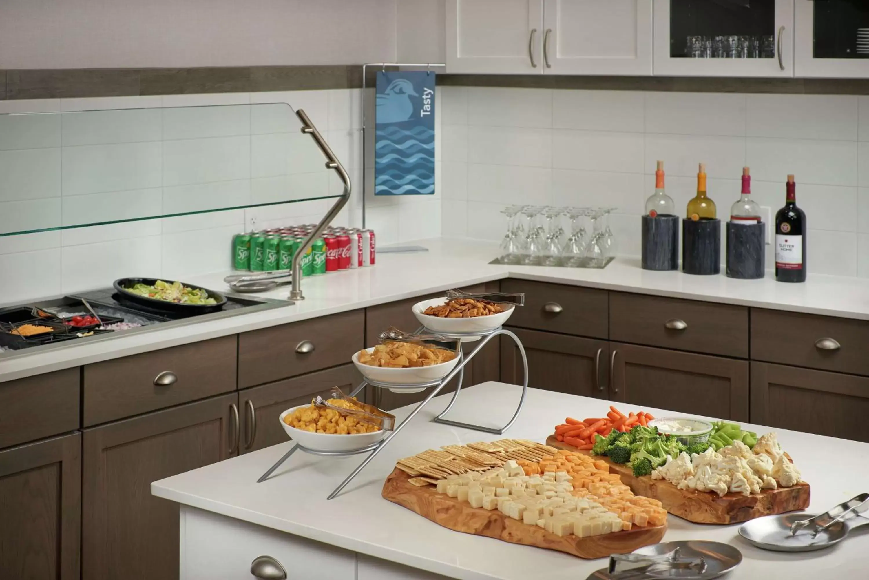 Dining area, Kitchen/Kitchenette in Homewood Suites By Hilton Cincinnati Midtown
