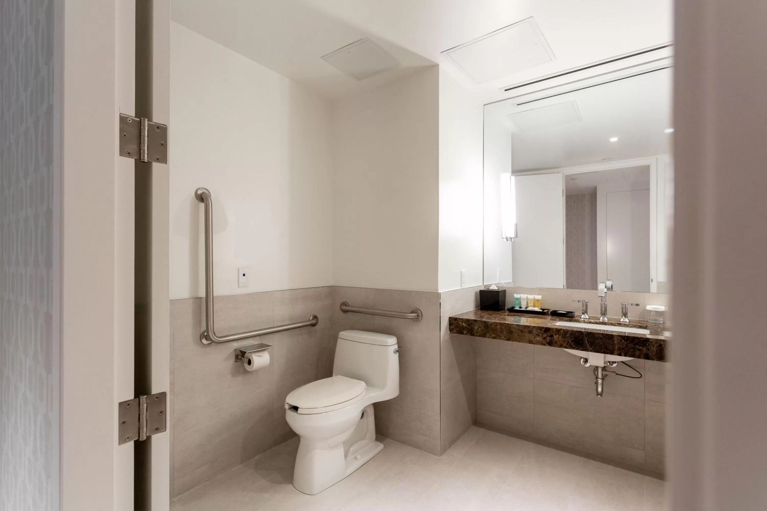 Bathroom in Sutton Place Hotel Toronto