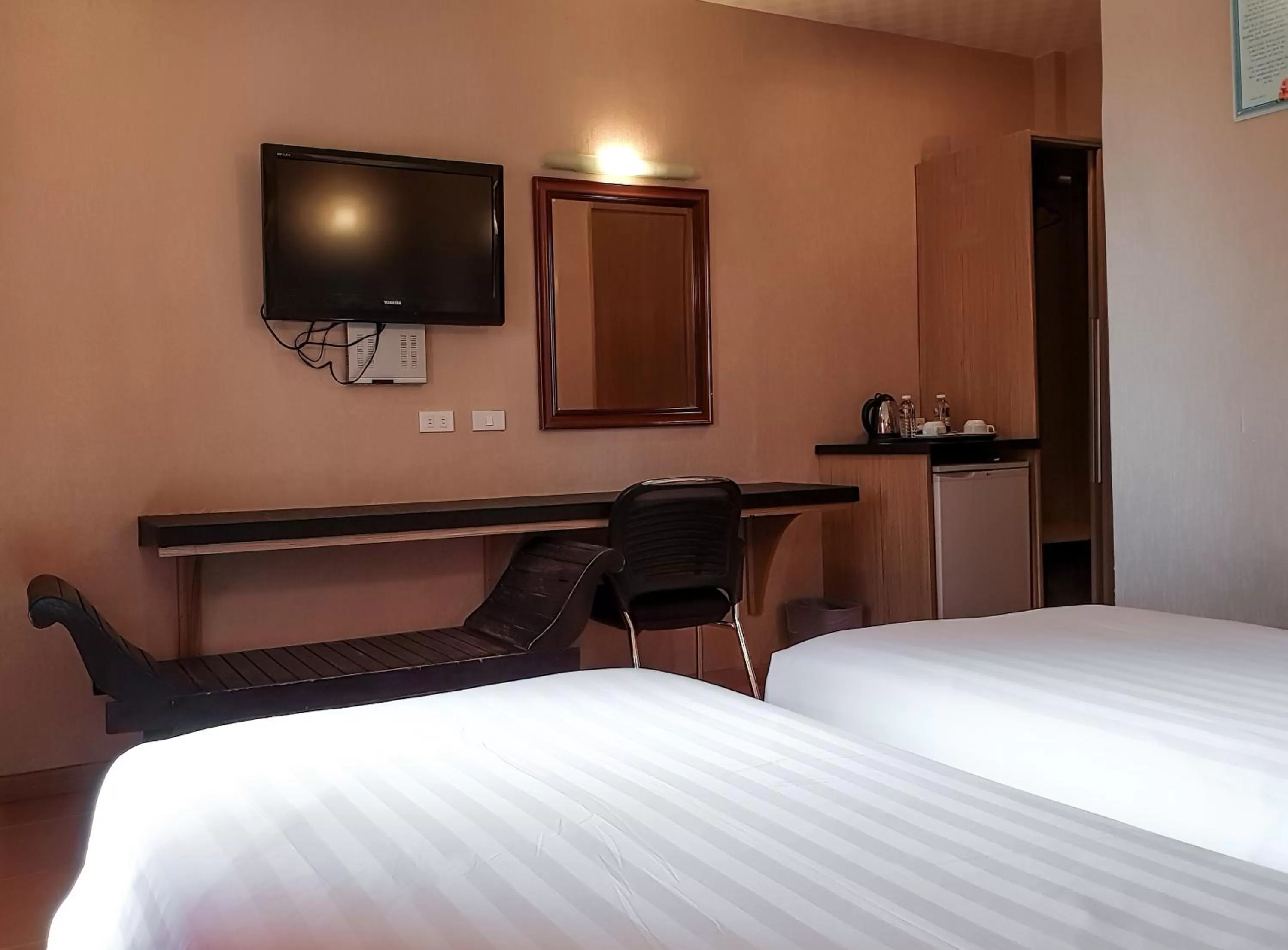 Photo of the whole room, Bed in Hanan Hotel Tagaytay - Formerly Tagaytay Wingate Manor