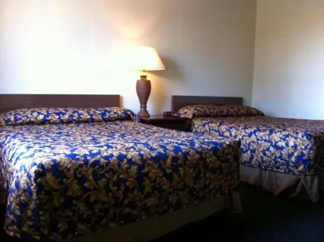 Bed in Ashford Motel