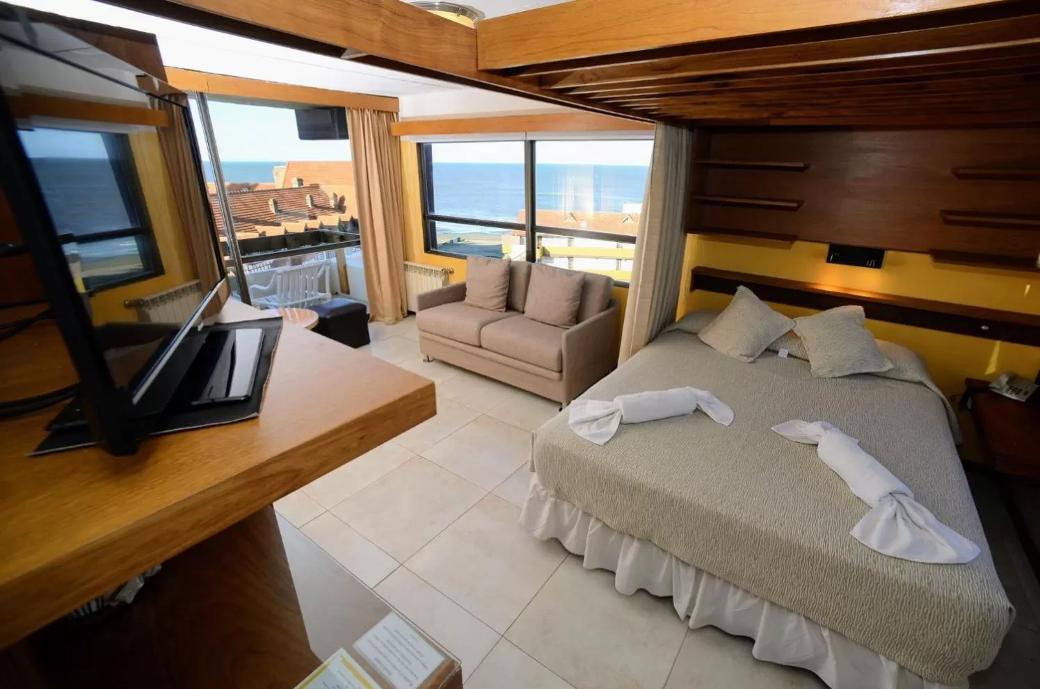 Bed in Hosteria Tequendama Classic & Resort