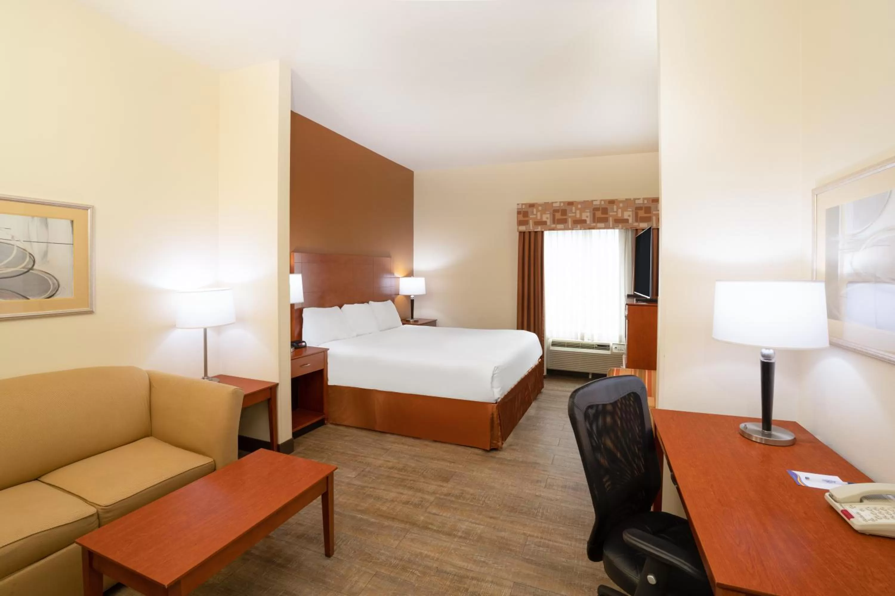 Bed in Baymont by Wyndham Savannah South