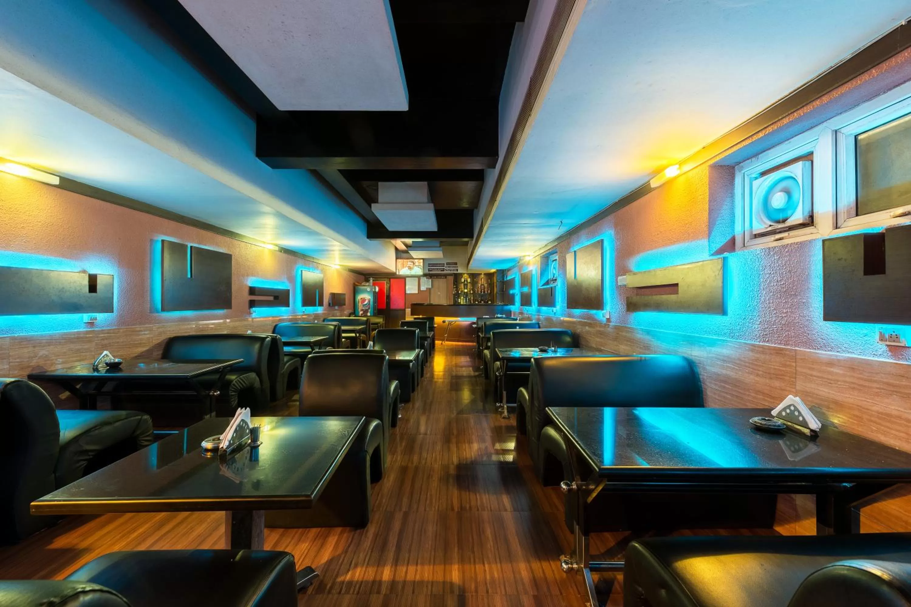 Restaurant/places to eat in Treebo ESS Grande