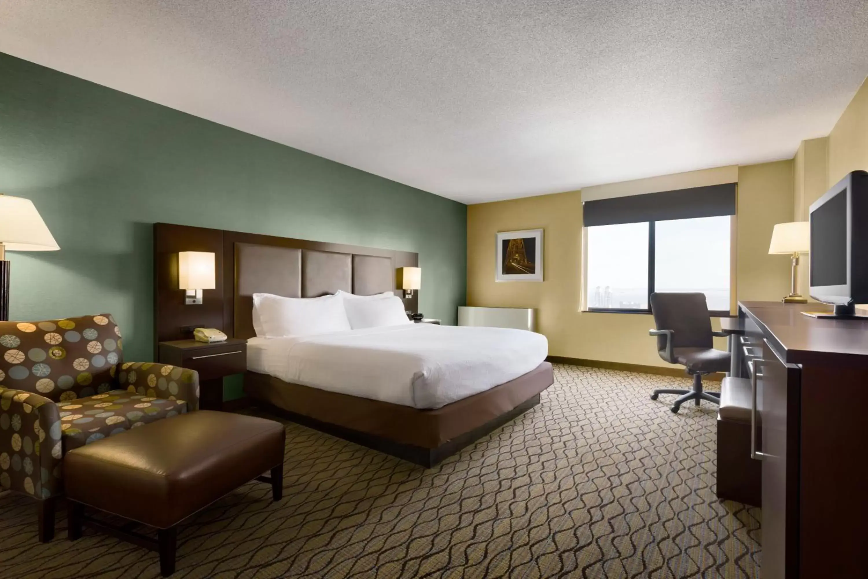 Executive King Room - Non-Smoking in Holiday Inn & Suites Duluth-Downtown, an IHG Hotel