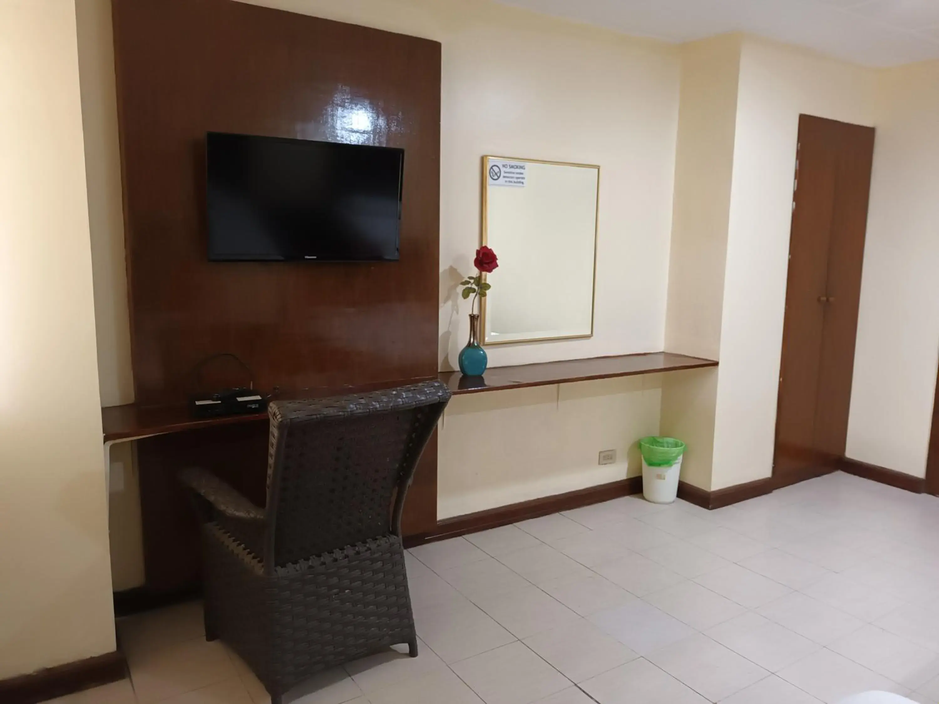 TV/Entertainment Center in Mactan Pension House