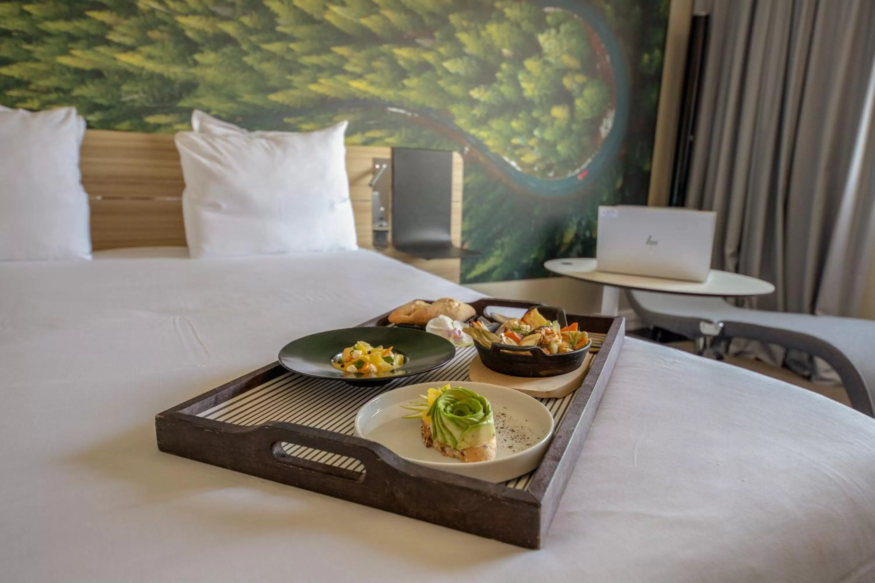 Food and drinks, Bed in Novotel Marne-la-Vallée Noisy-le-Grand