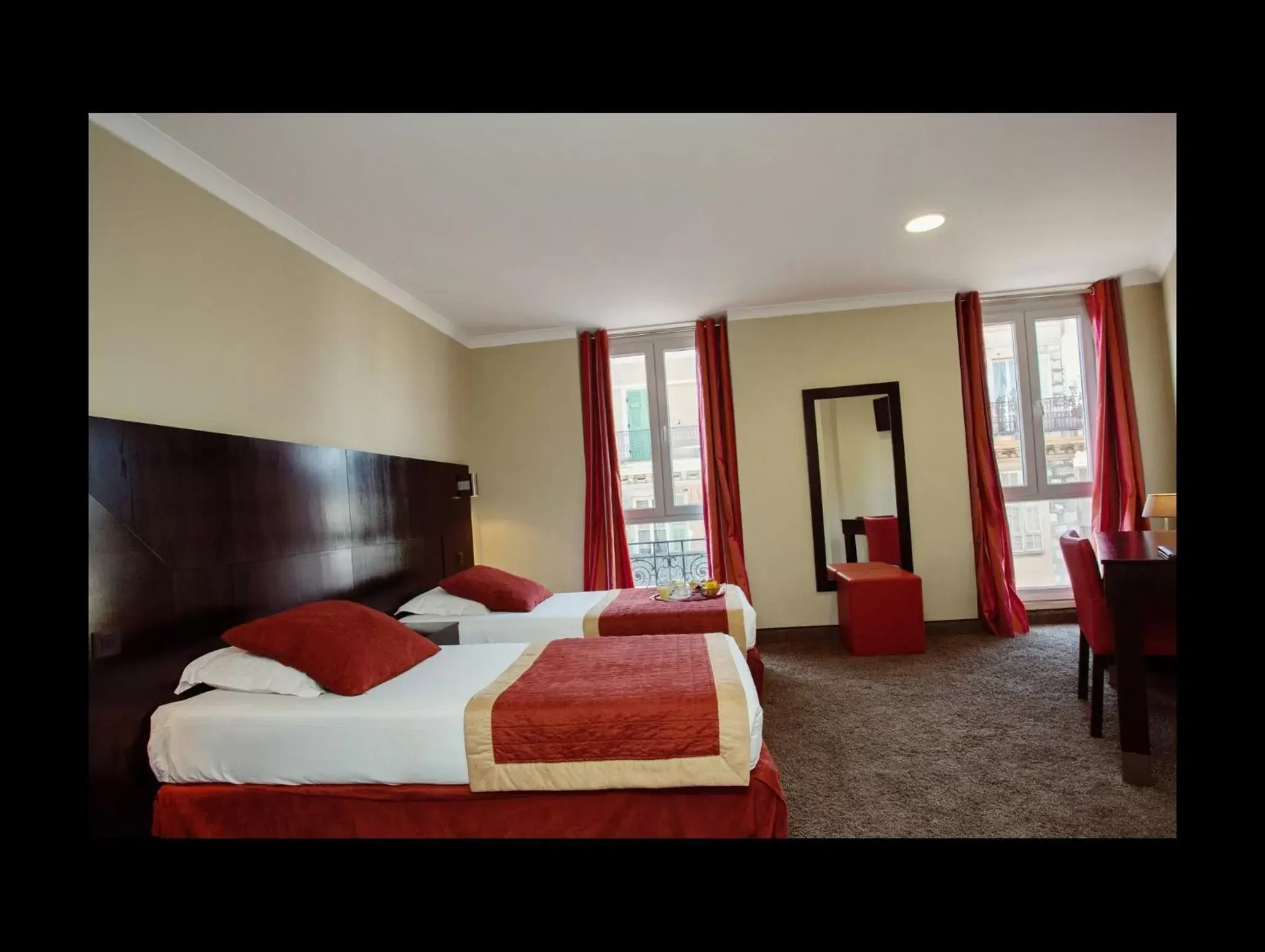 Bedroom in Hotel De Suède
