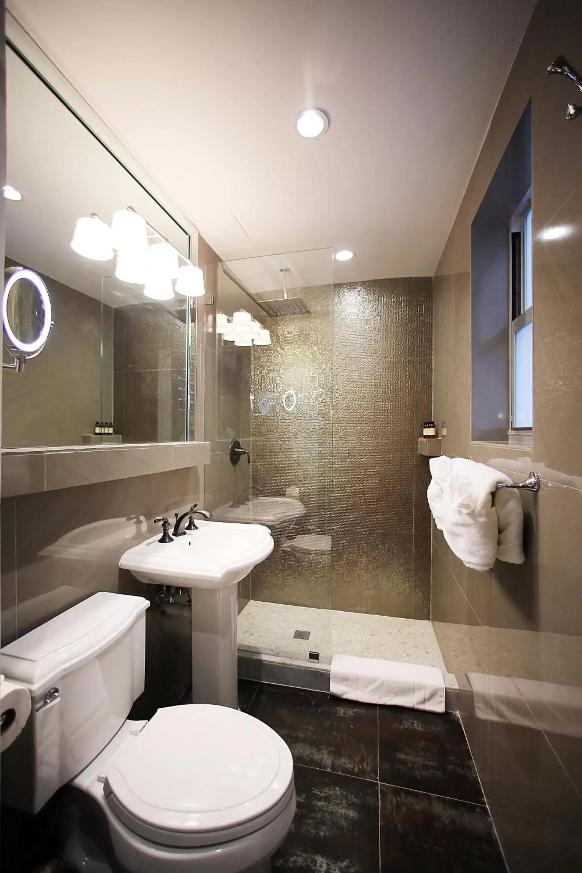 Bathroom in Cavalier South Beach Hotel