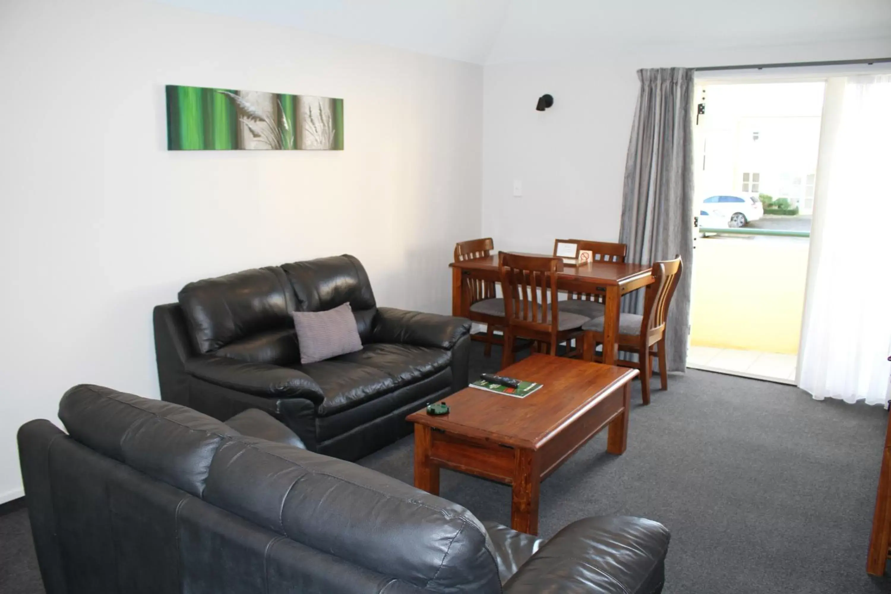 Seating Area in Birchwood Manor