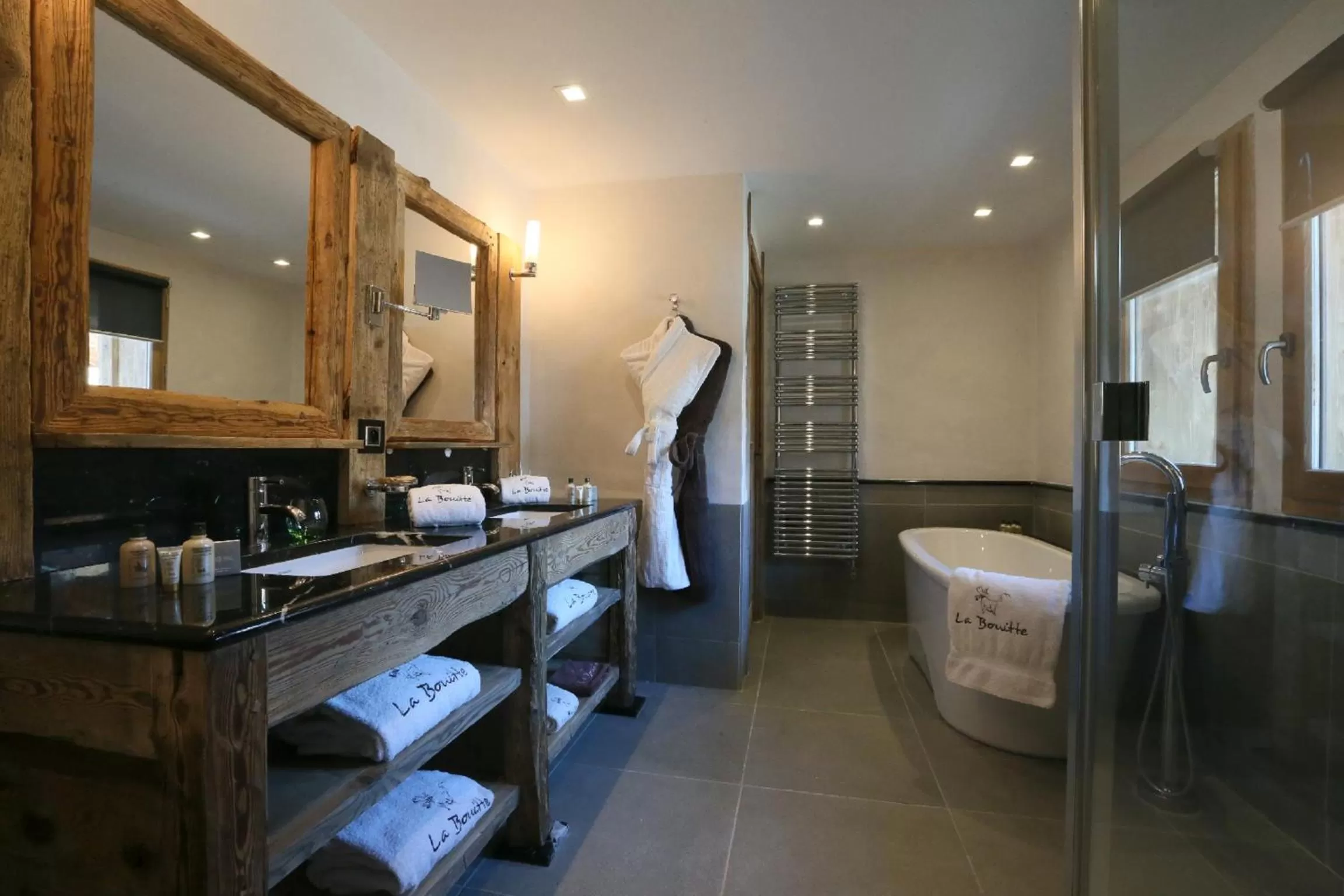 Bathroom in La Bouitte - Hôtel Relais & Châteaux