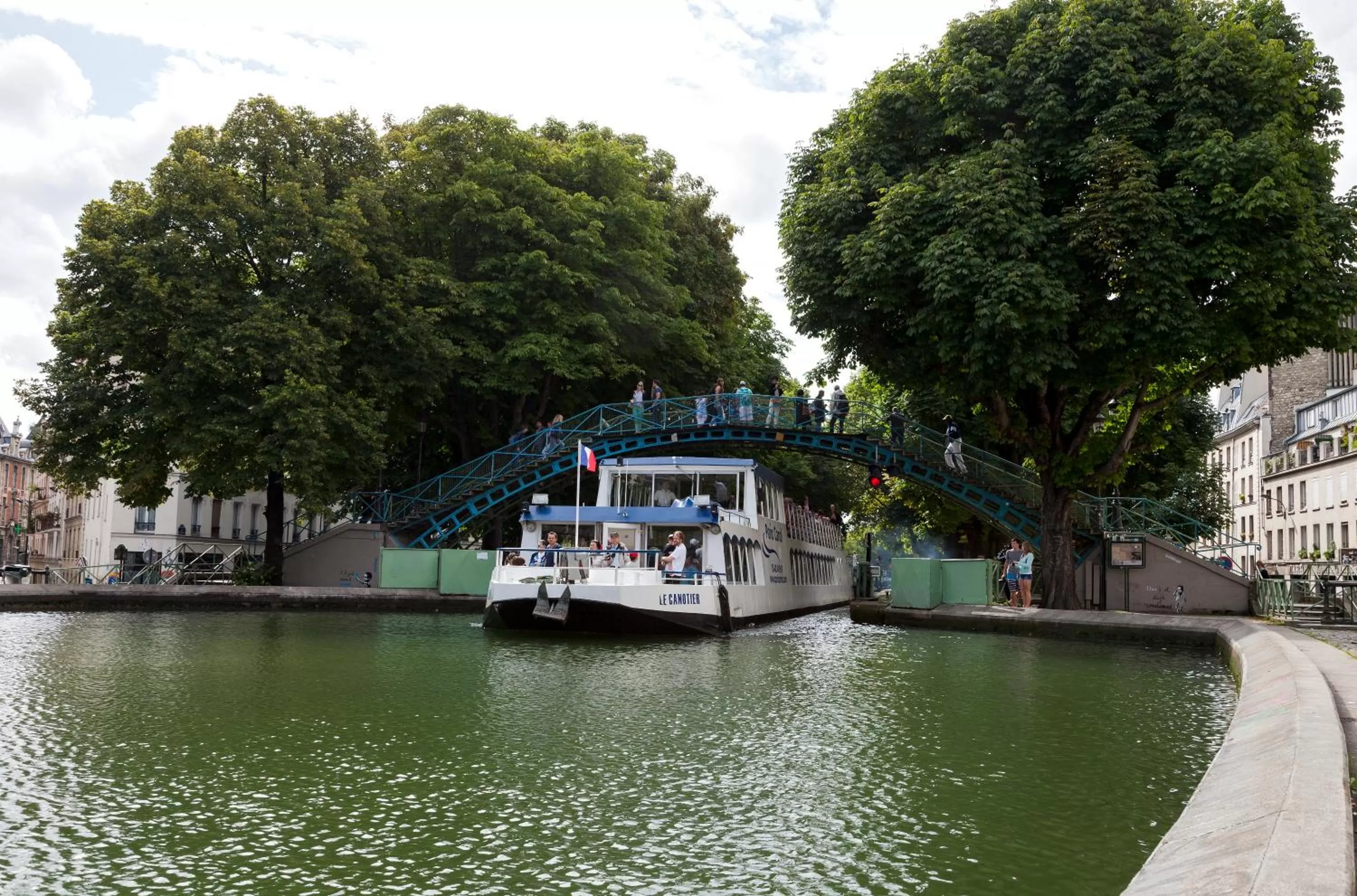 Entertainment in Timhotel Paris Gare de l'Est