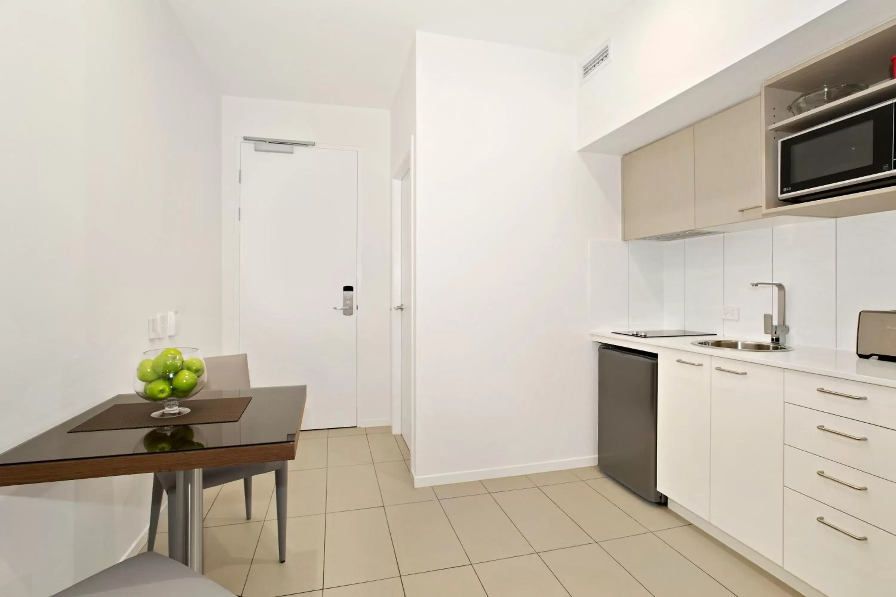 Living room, Kitchen/Kitchenette in Quest Chermside on Playfield