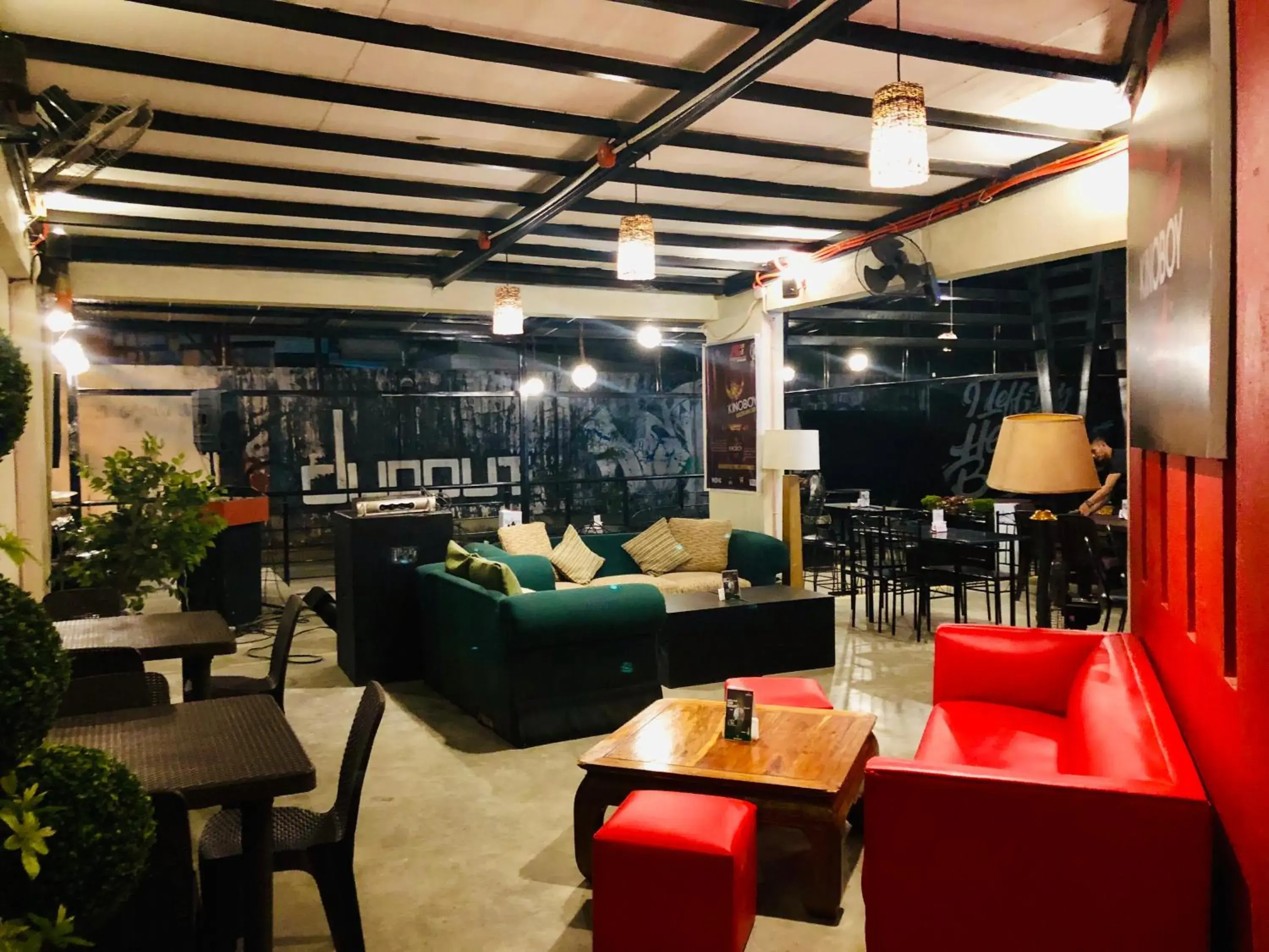 Restaurant/places to eat, Lounge/Bar in Hometown Hotel Bacolod