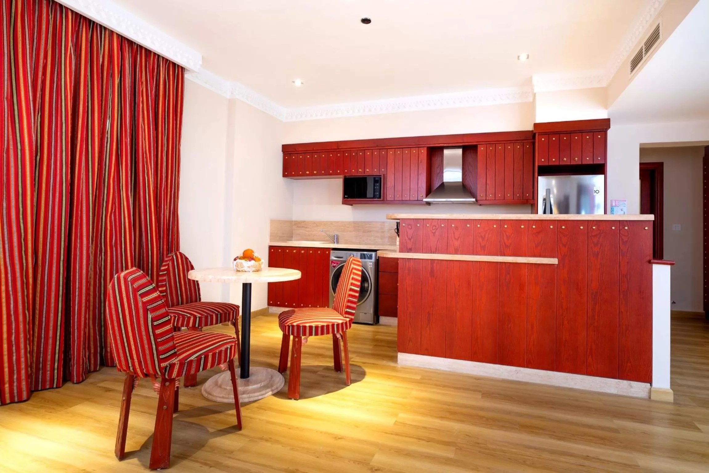 Dining area in Al Liwan Suites Rawdat Al Khail