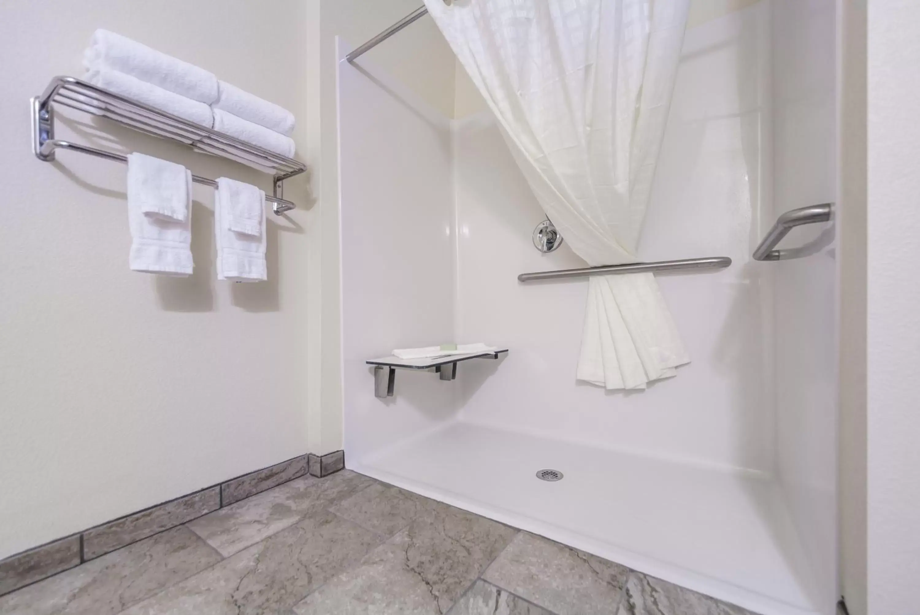 Shower, Bathroom in Cobblestone Hotel & Suites - Lamar