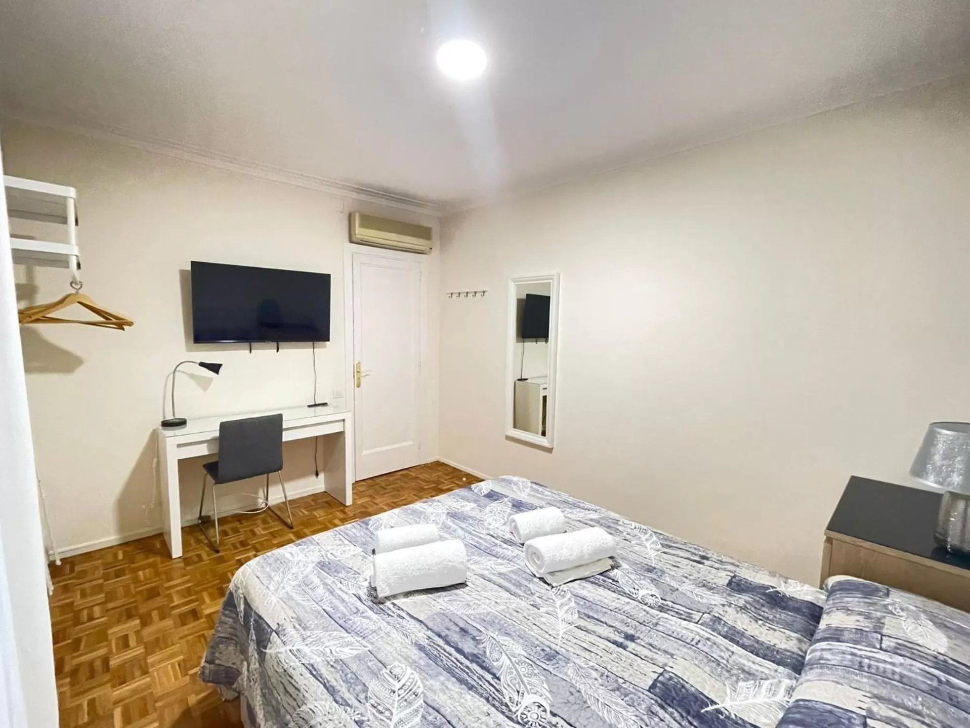 Bed in Villarroel habitaciones