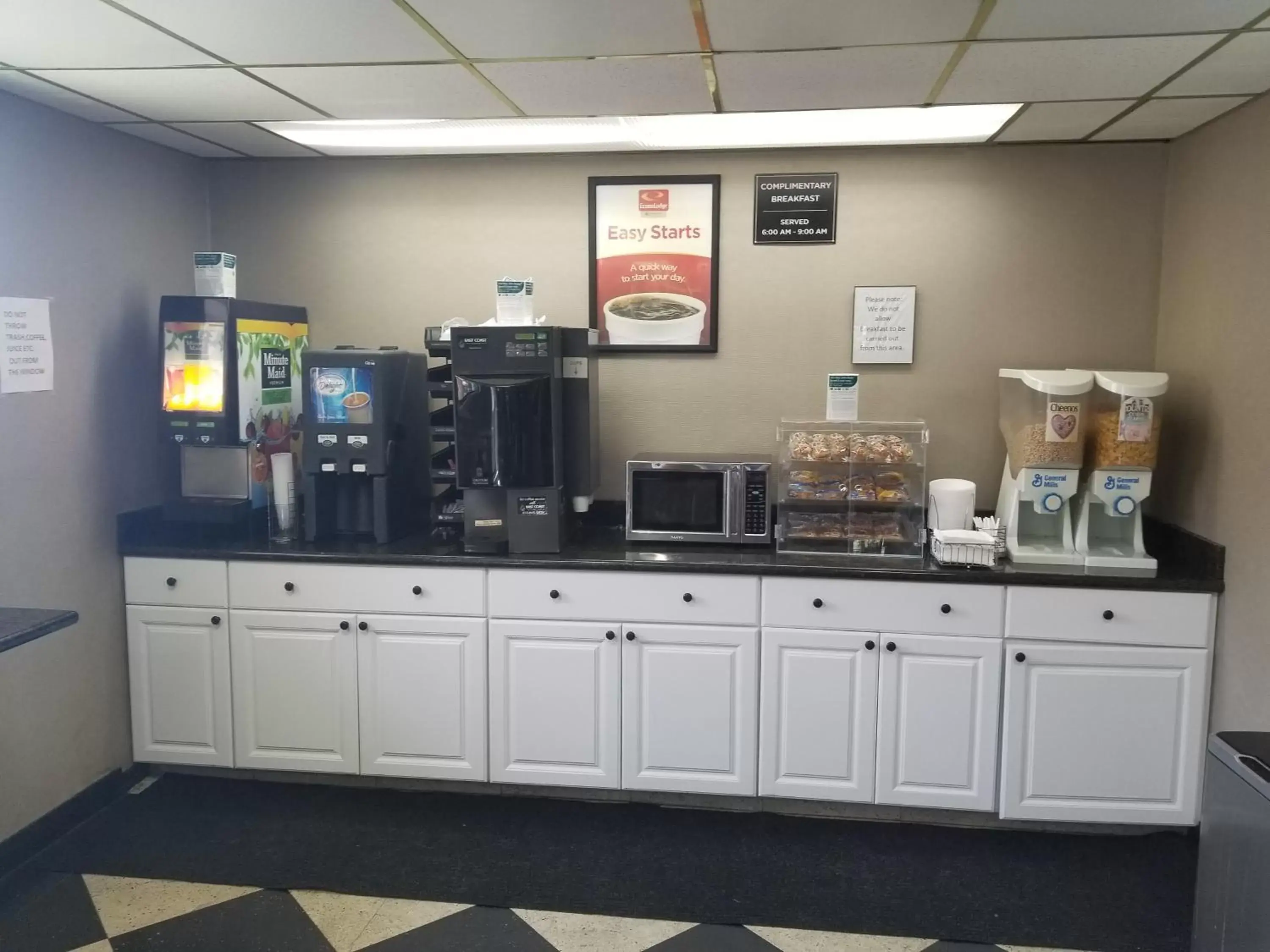 Coffee/tea facilities in Econo Lodge Scranton