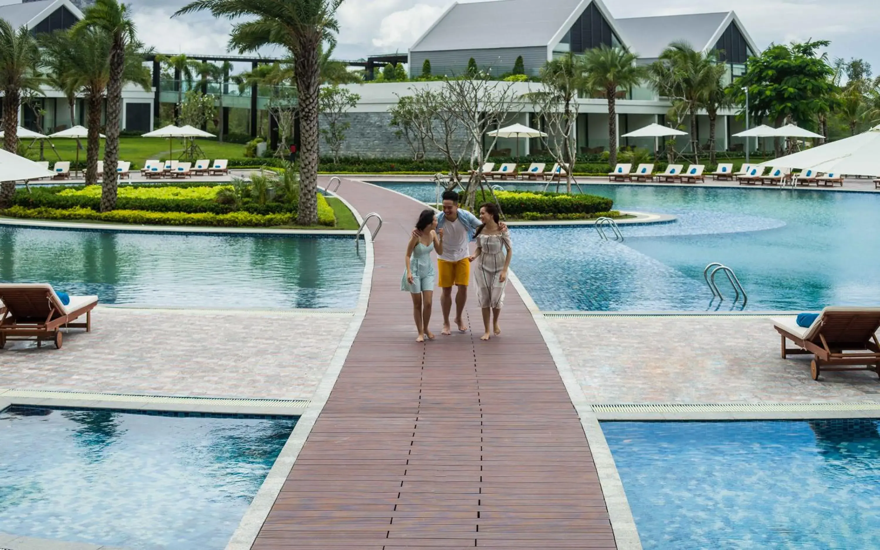 Swimming pool in Radisson Blu Resort Phu Quoc Swimming pool in Radisson Blu Resort Phu Quoc