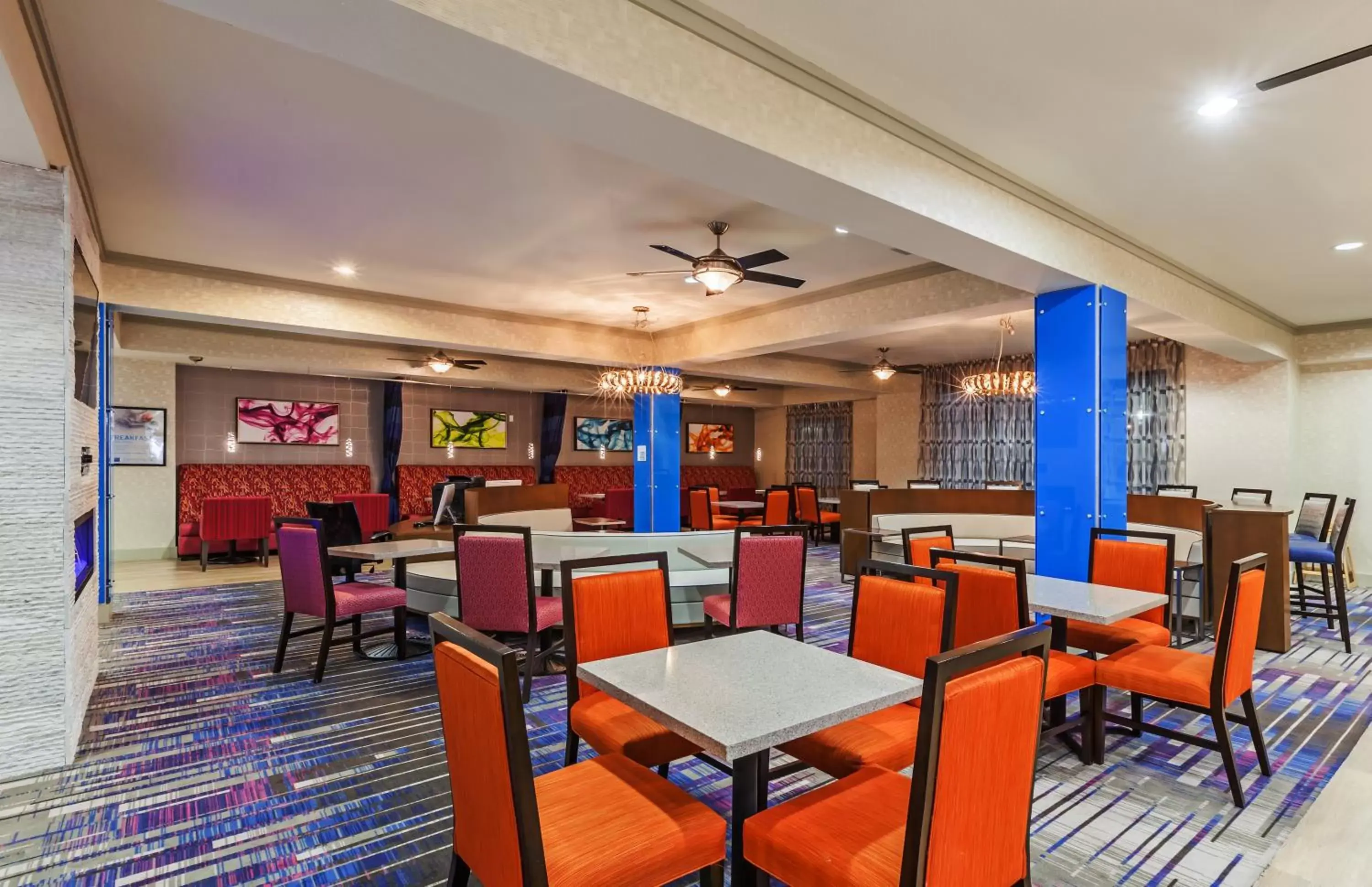 Breakfast, Restaurant/Places to Eat in Holiday Inn Express Hotel and Suites Houston East, an IHG Hotel