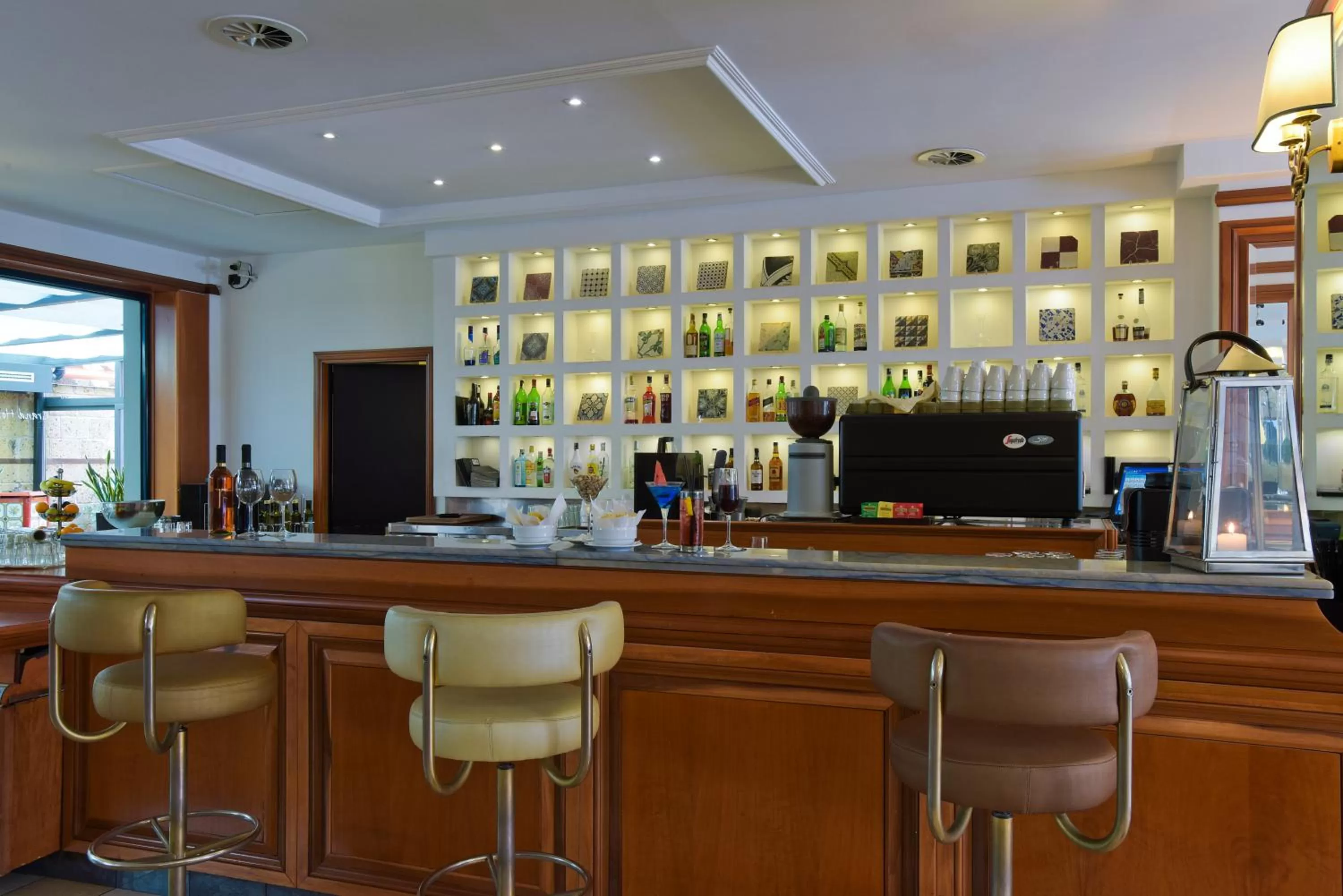 Lounge or bar in Grand Hotel Tiberio