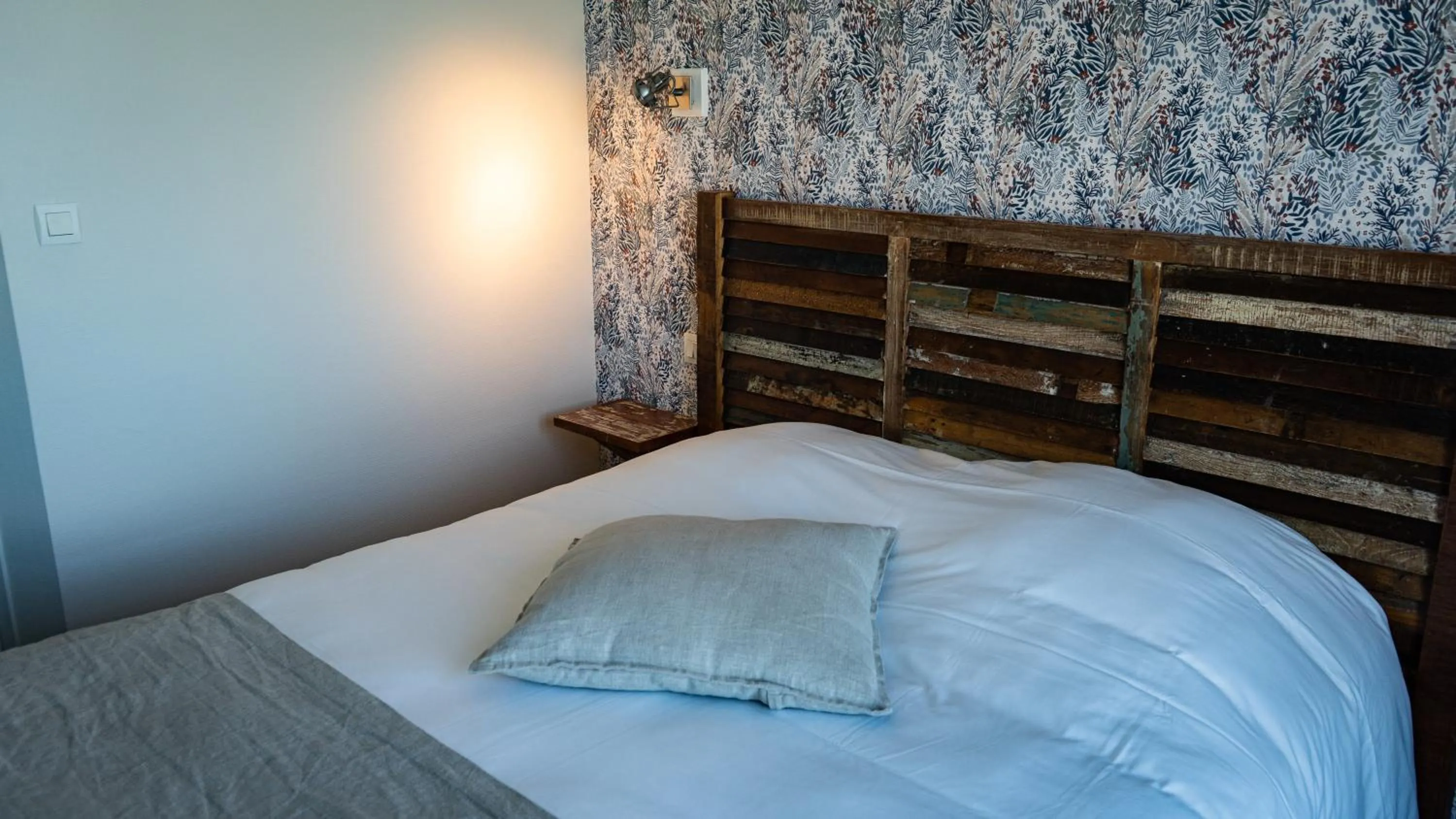 Photo of the whole room, Bed in Hôtel Vauban