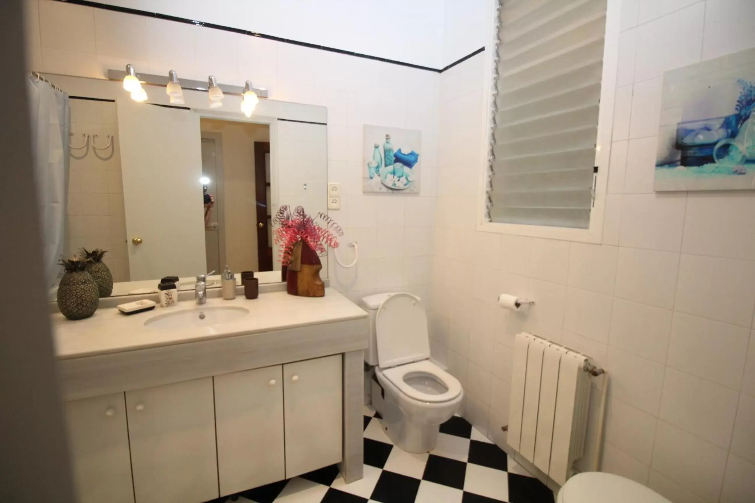 Bathroom in Rooms Aribau