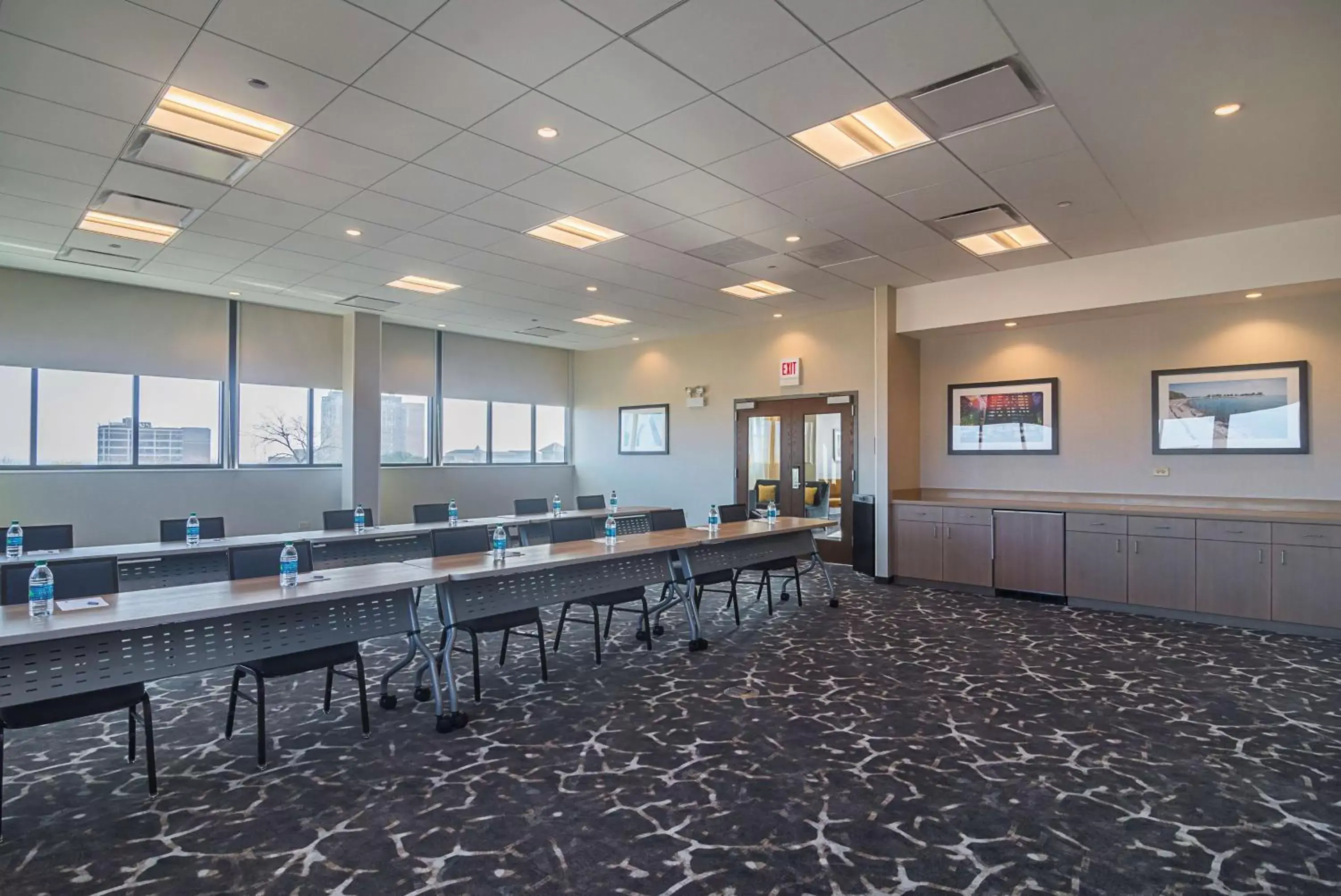 Meeting/conference room in Hampton Inn Chicago North-Loyola Station, Il