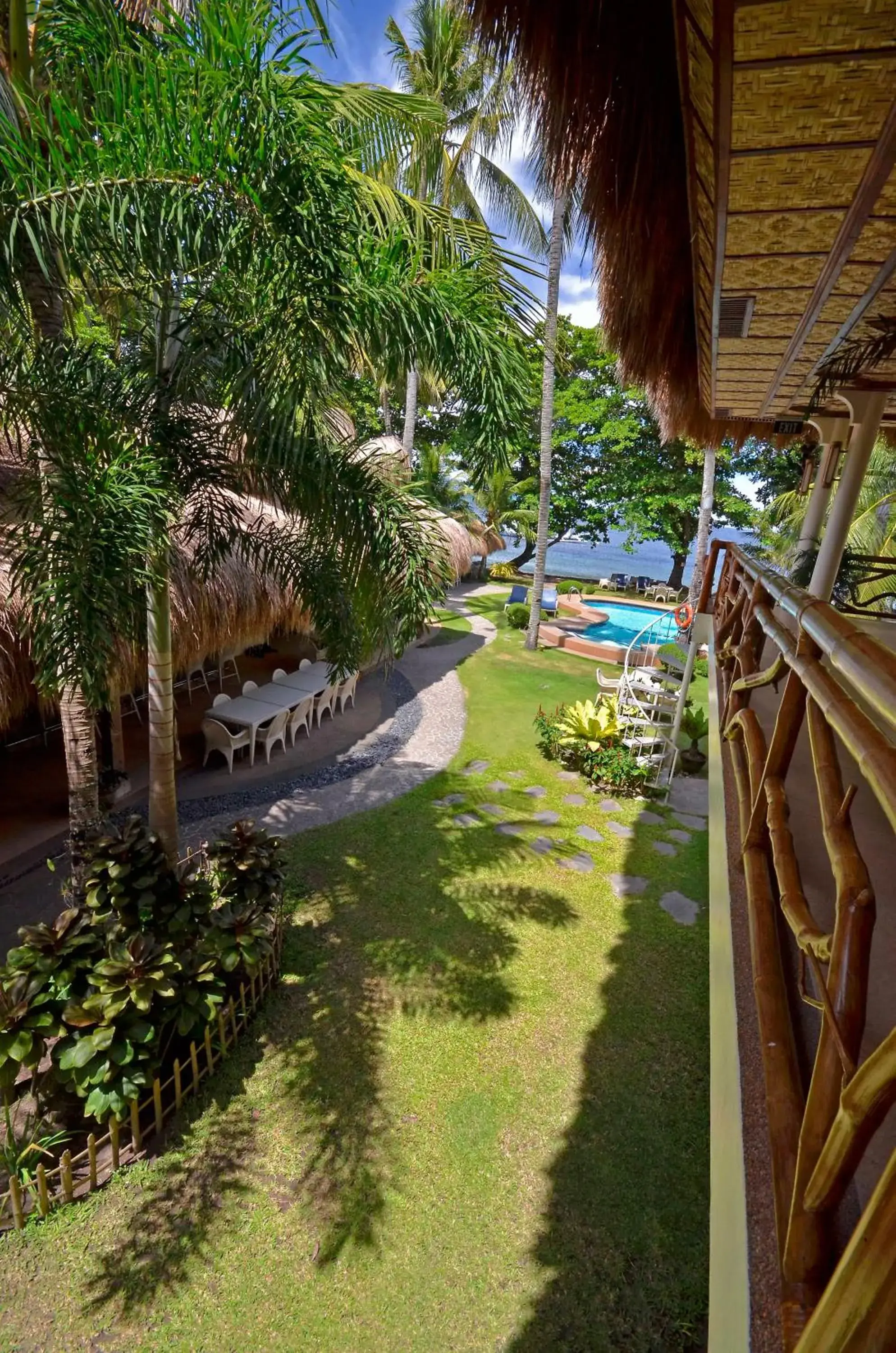 Balcony/Terrace, Pool View in Mike's Dauin Dive Resort