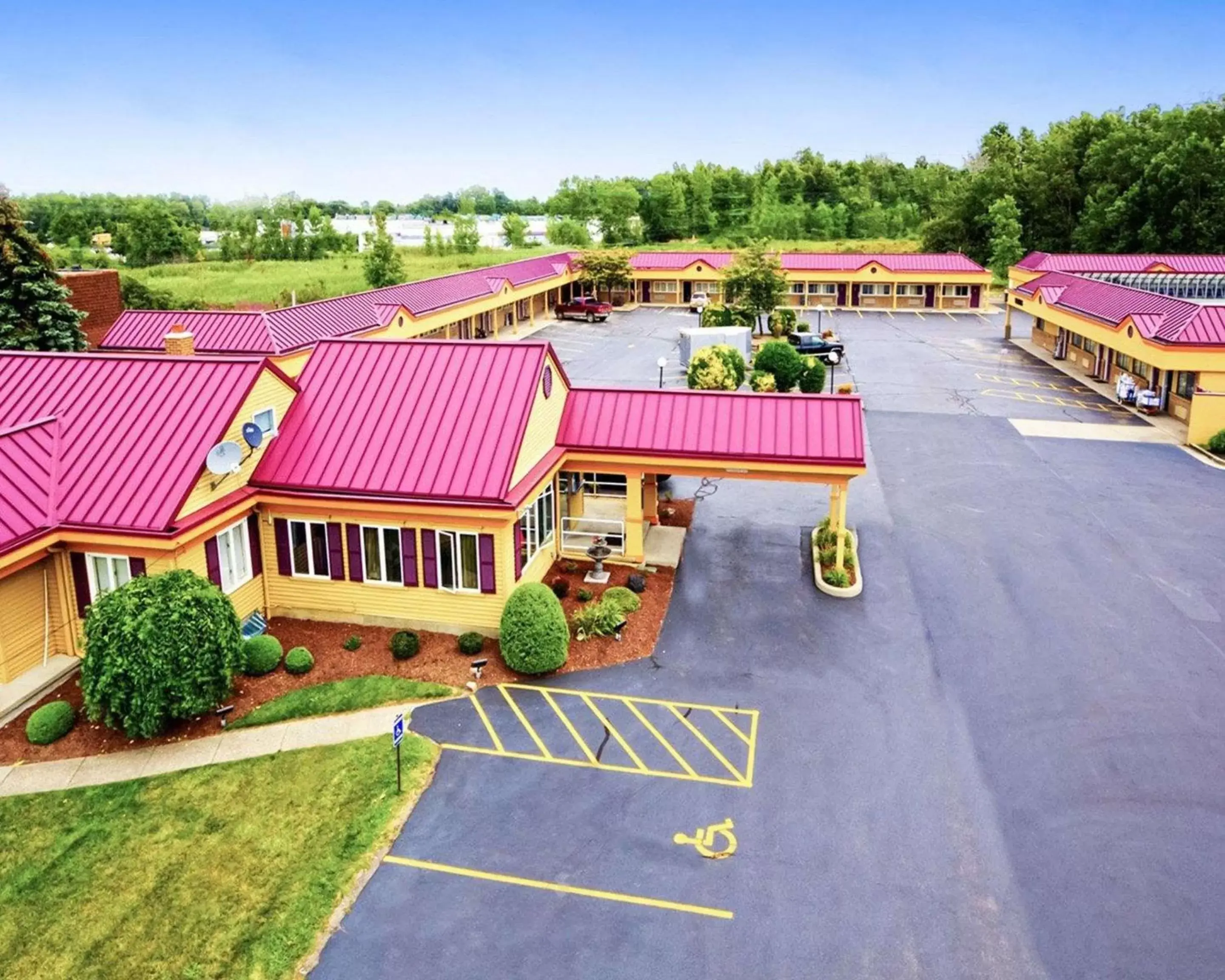 Property building, Bird's-eye View in Amherst Inn & Suites