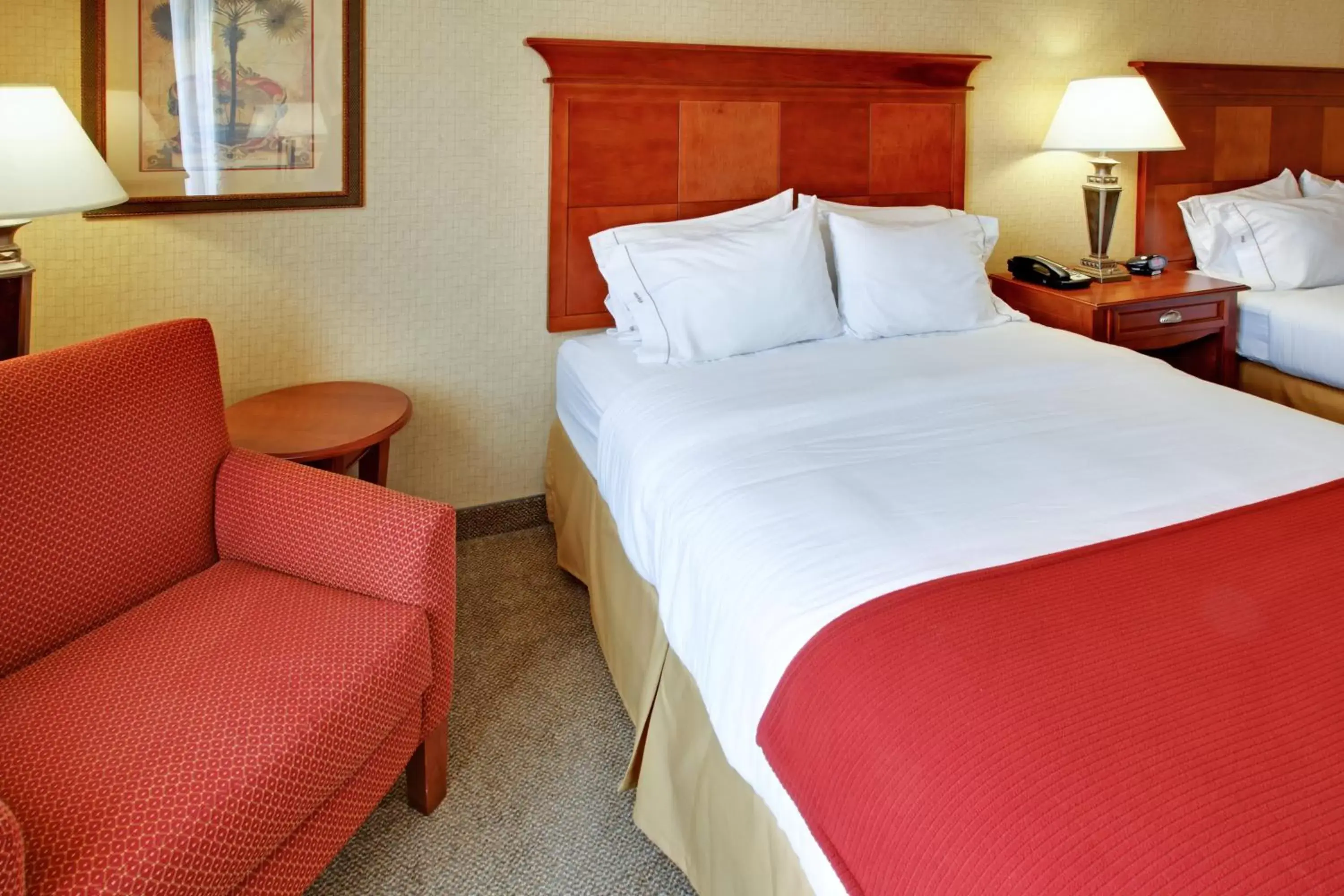 Photo of the whole room, Bed in Holiday Inn Express Hotel & Suites DFW West - Hurst, an IHG Hotel