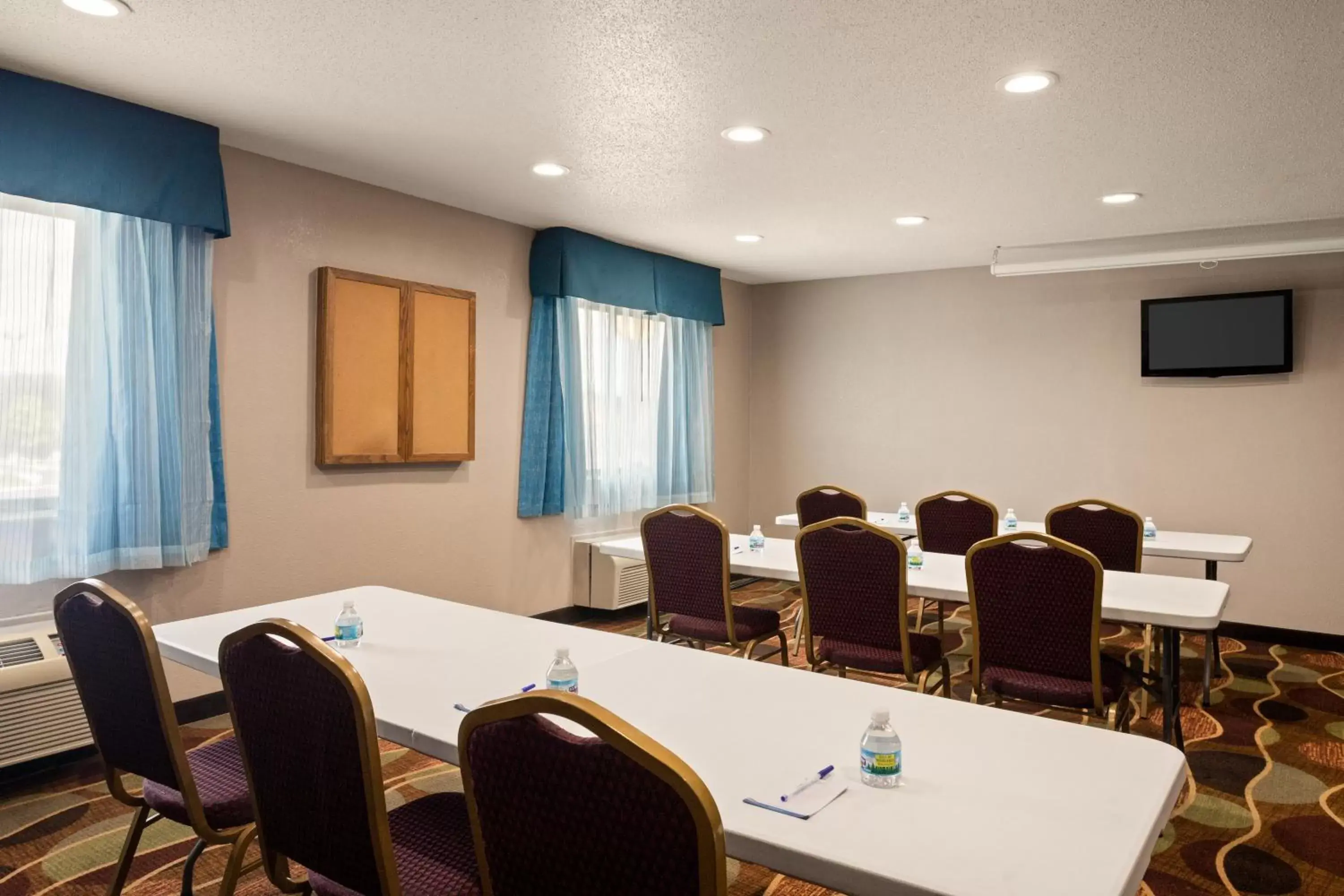 Meeting/conference room in Baymont by Wyndham Warrenton