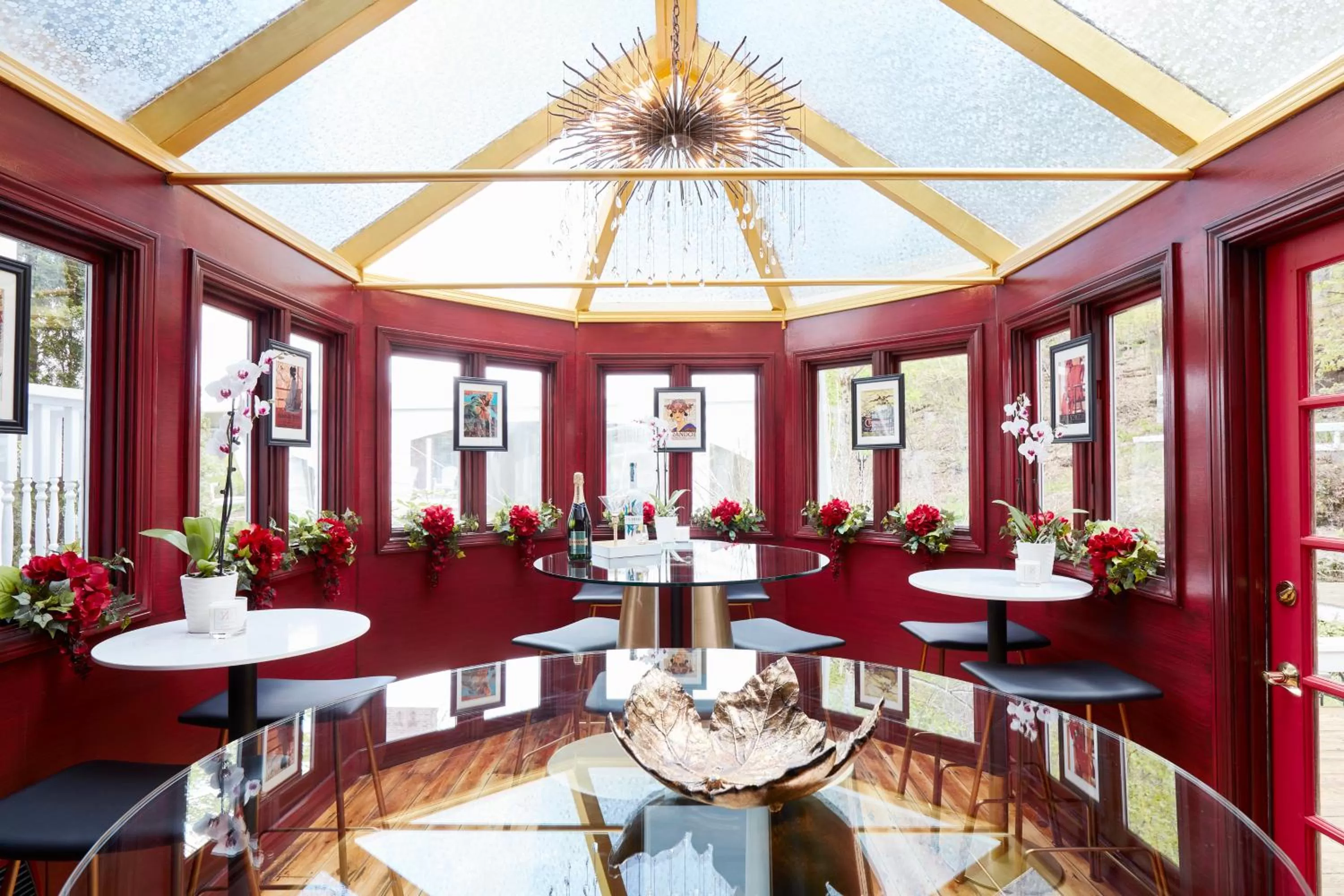 Lounge or bar in The Cornell Inn, Lenox & The Berkshires