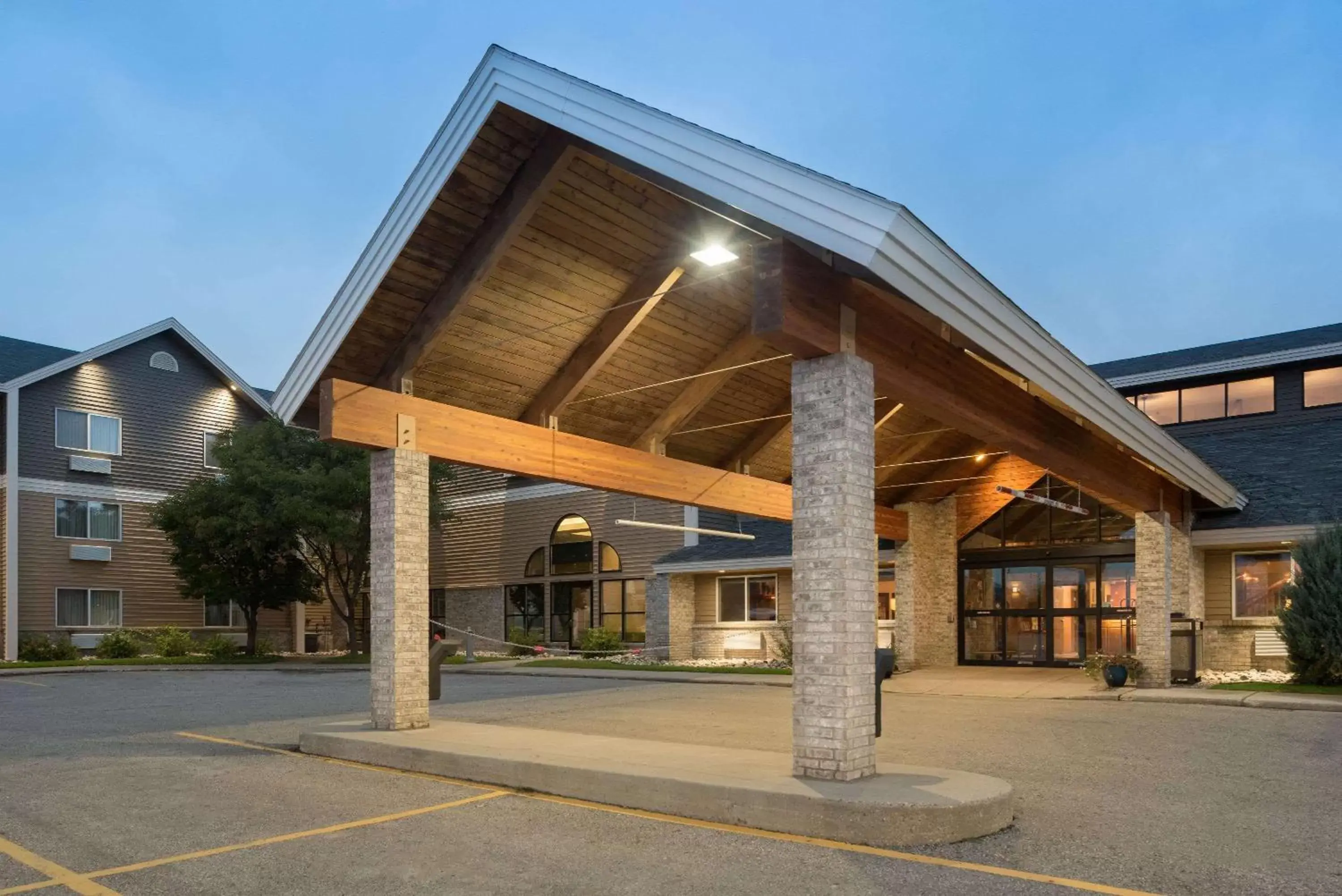 Property Building in AmericInn by Wyndham Valley City Conference Center