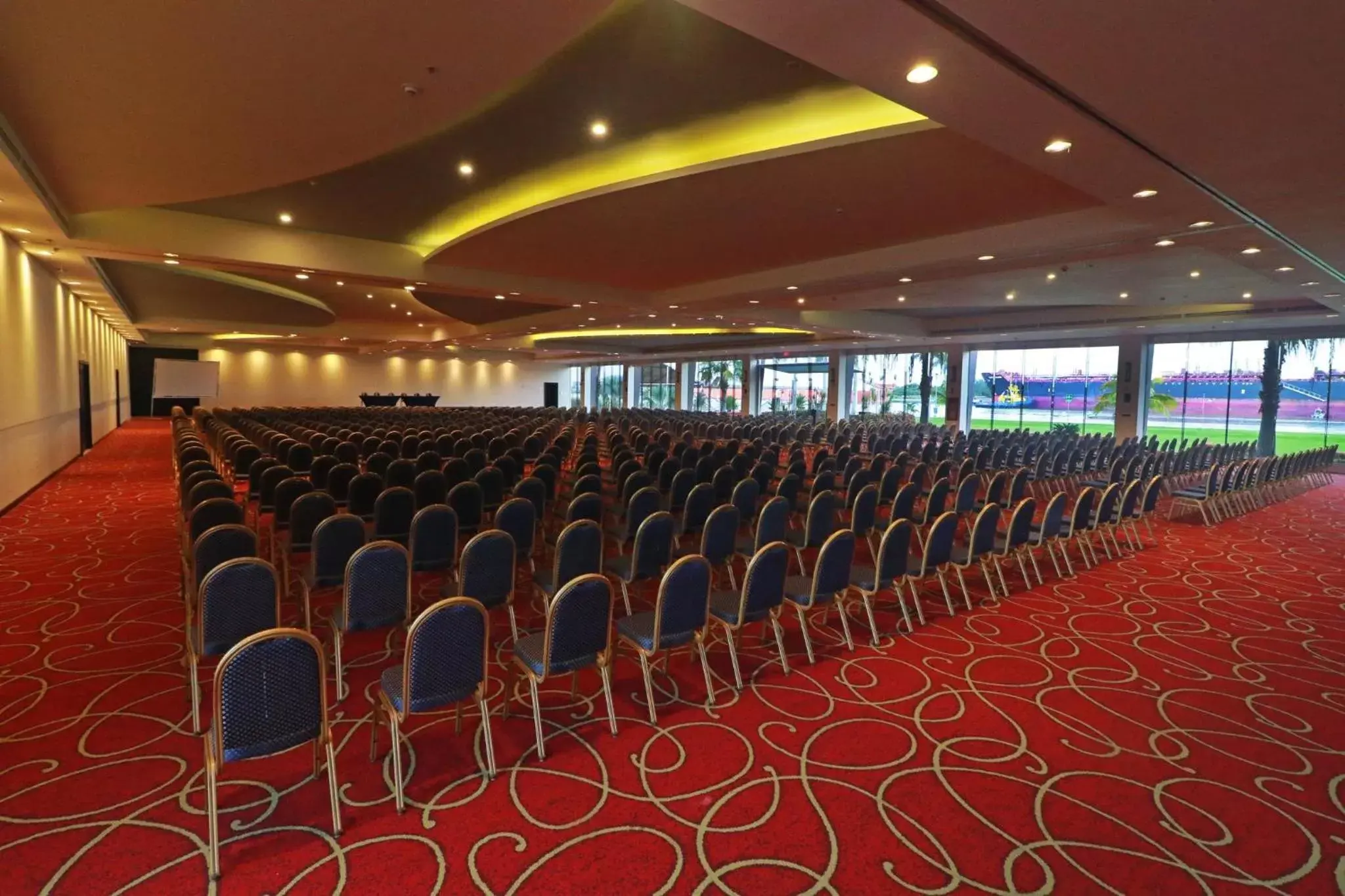 Meeting/conference room in Holiday Inn Tuxpan - Convention Center, an IHG Hotel