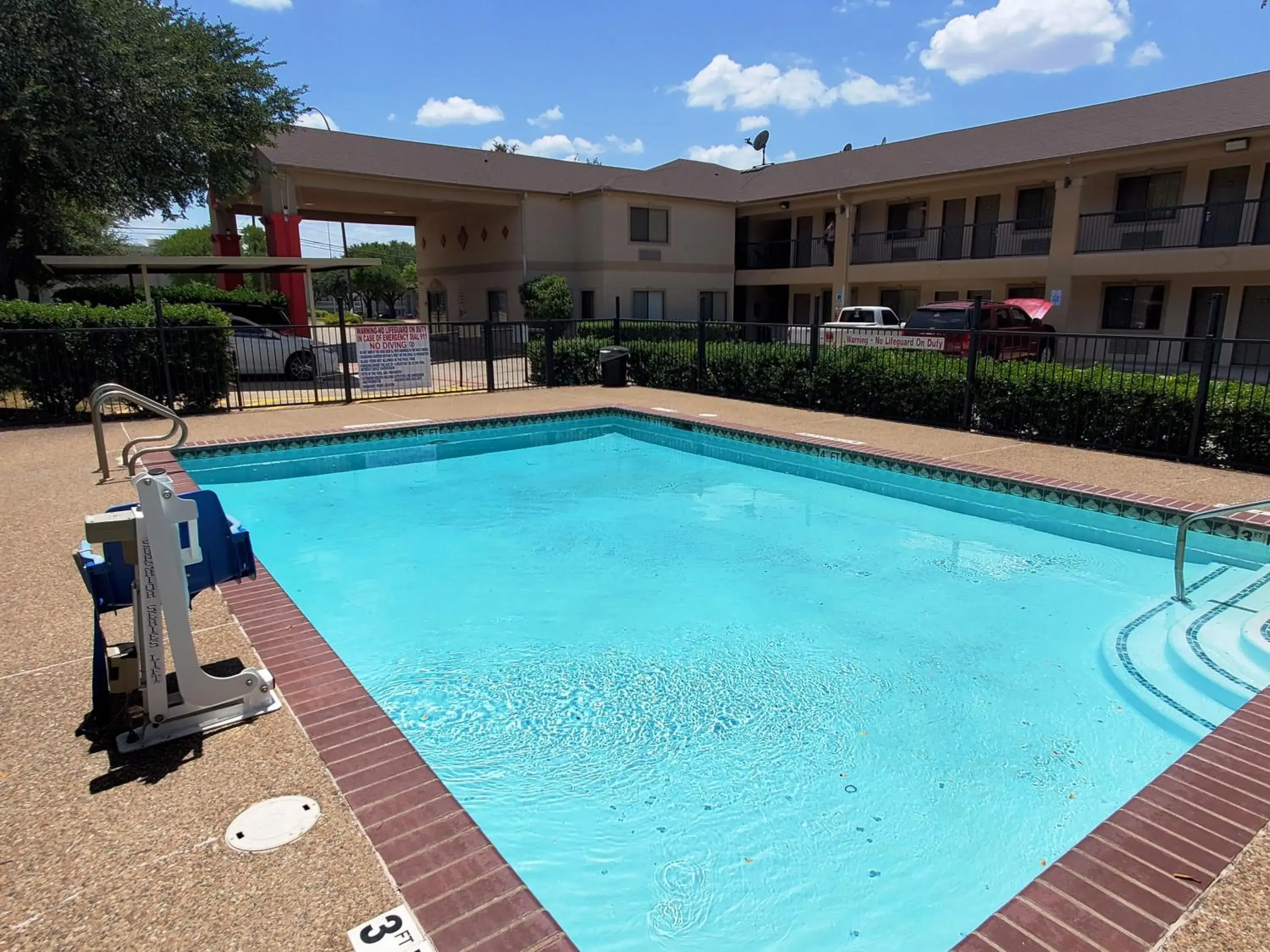 Property building, Swimming Pool in Highland Inn