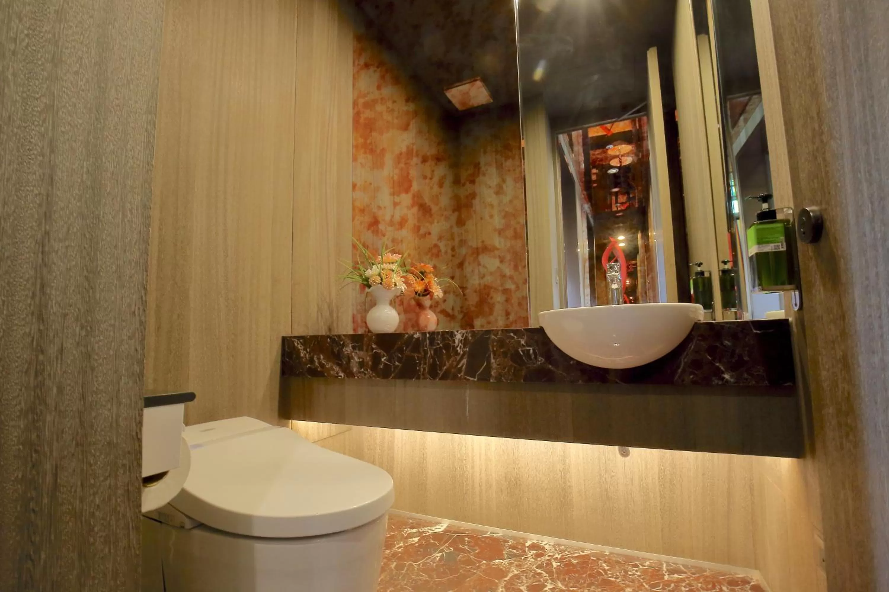 Toilet in Kloud Hotel