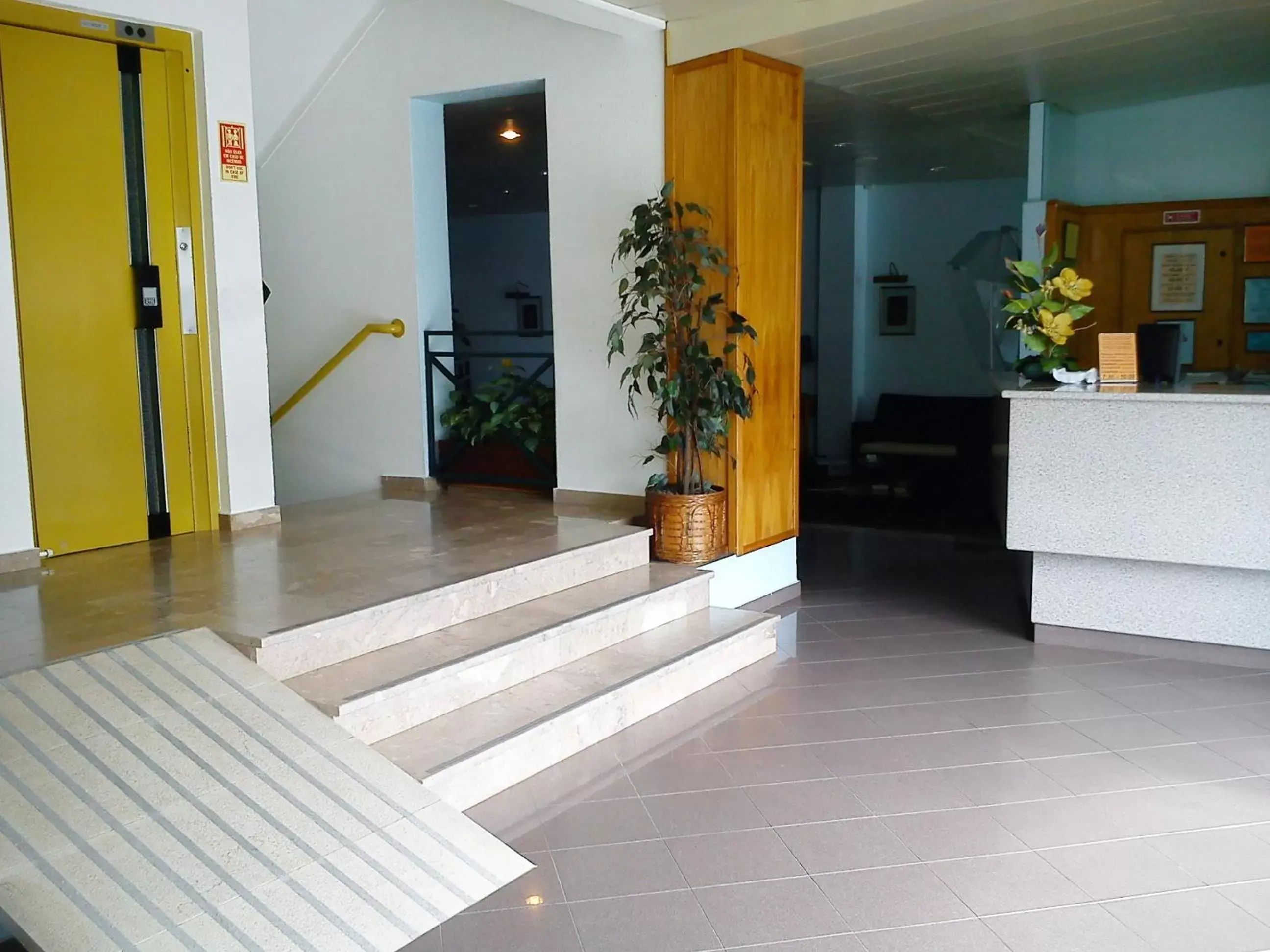 Facade/entrance, Lobby/Reception in Hotel Alnacir
