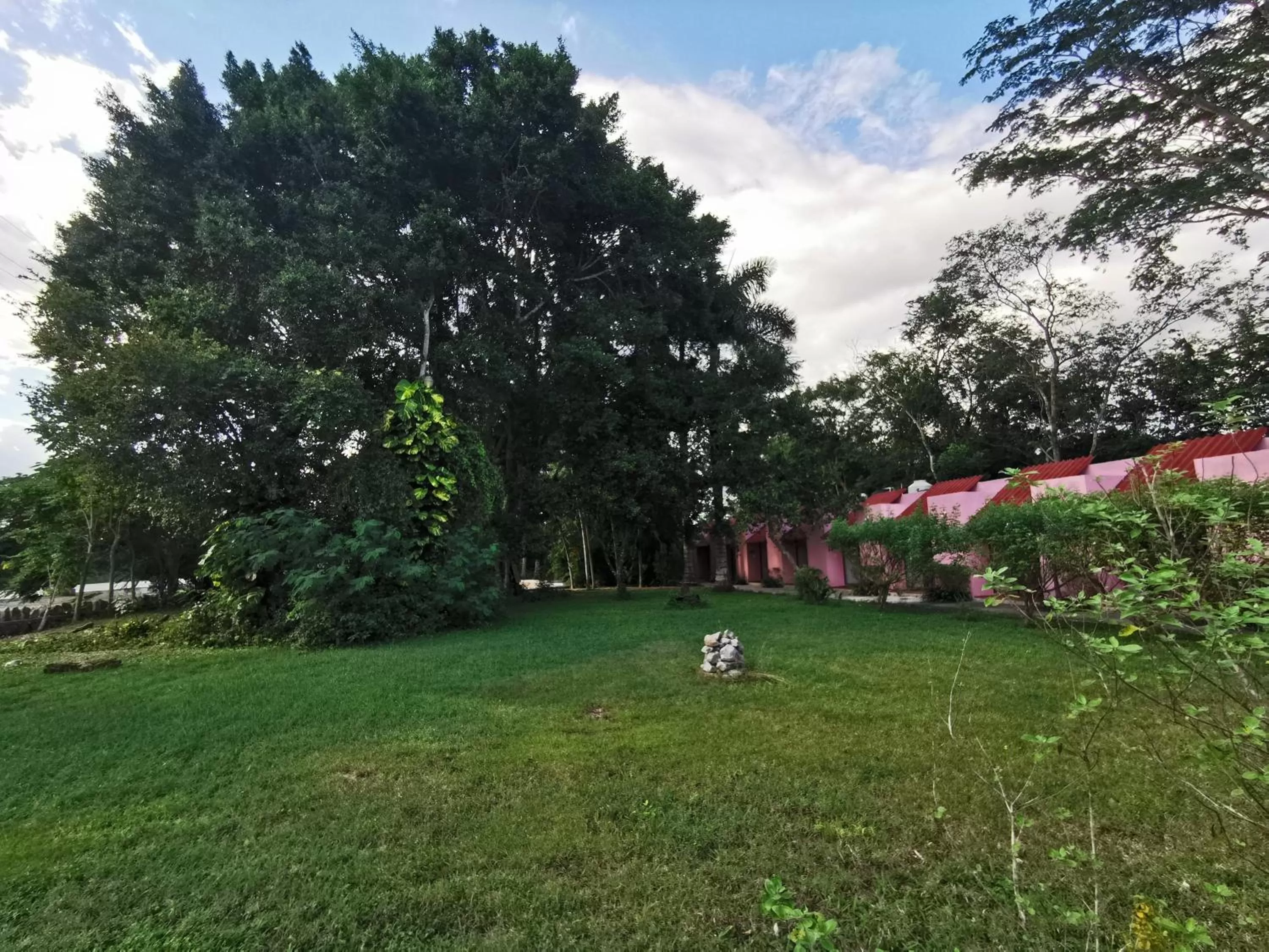 Garden in Hotel Doralba Inn Chichen