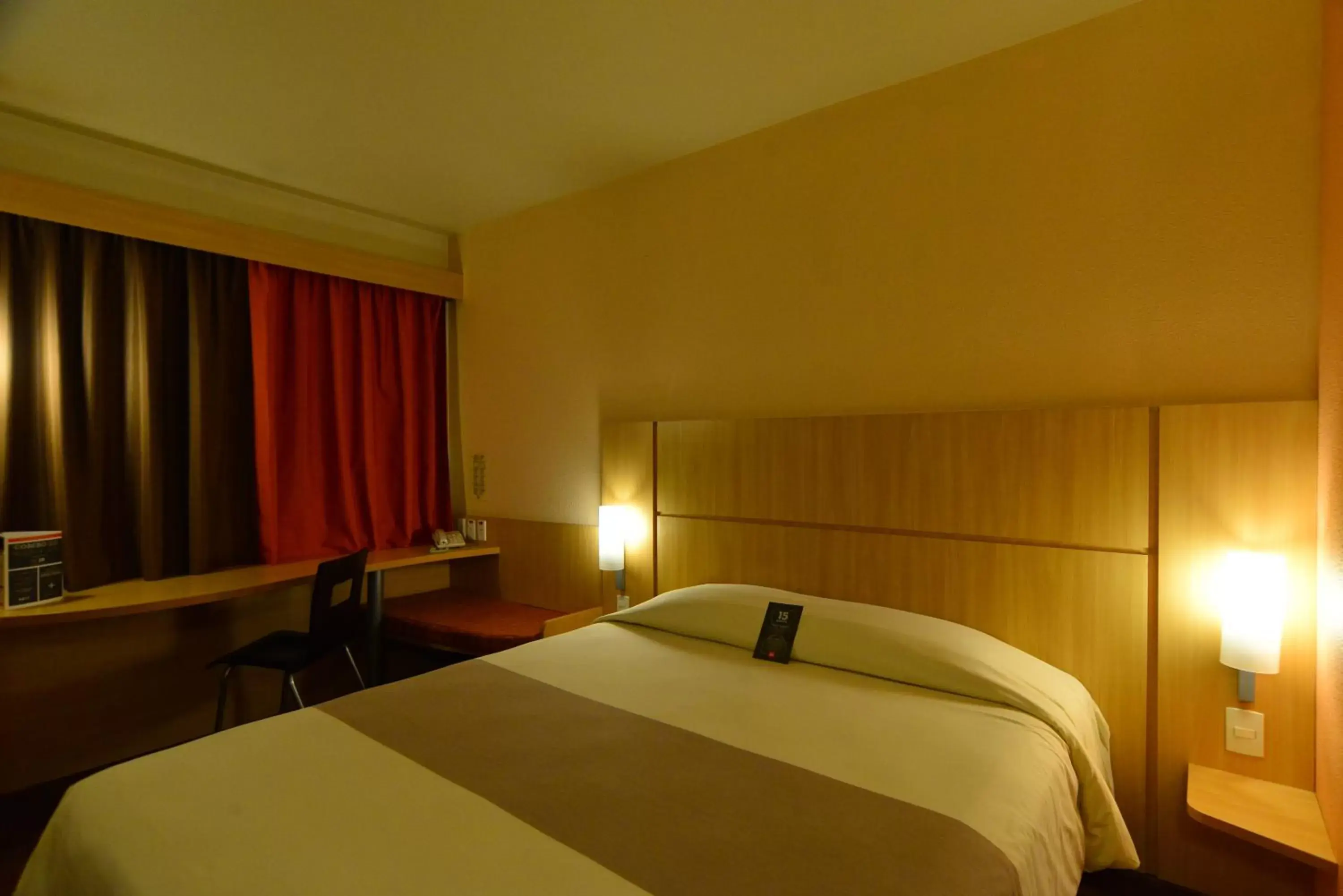 Photo of the whole room, Bed in ibis Caxias do Sul
