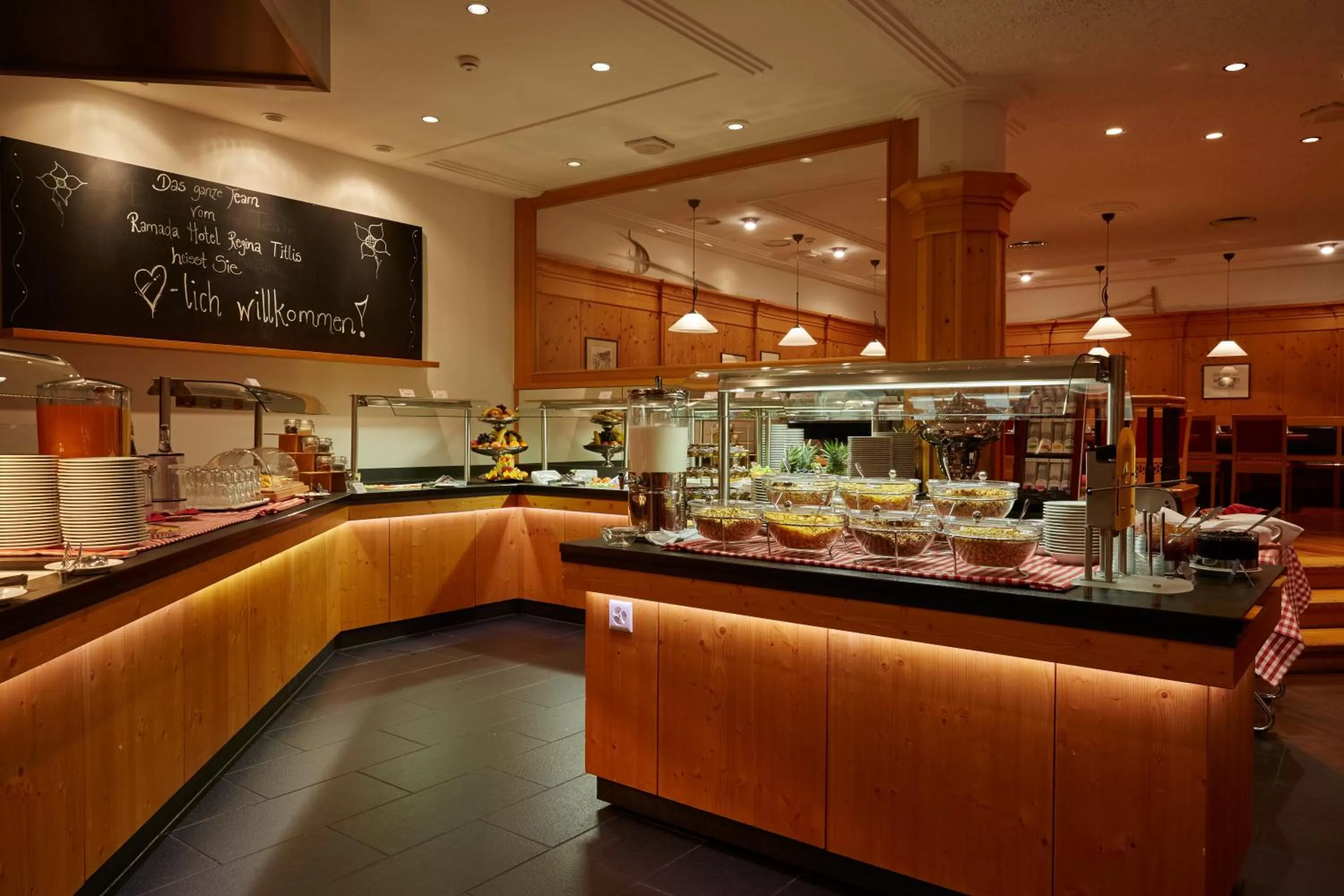 Restaurant/places to eat in H+ Hotel & SPA Engelberg