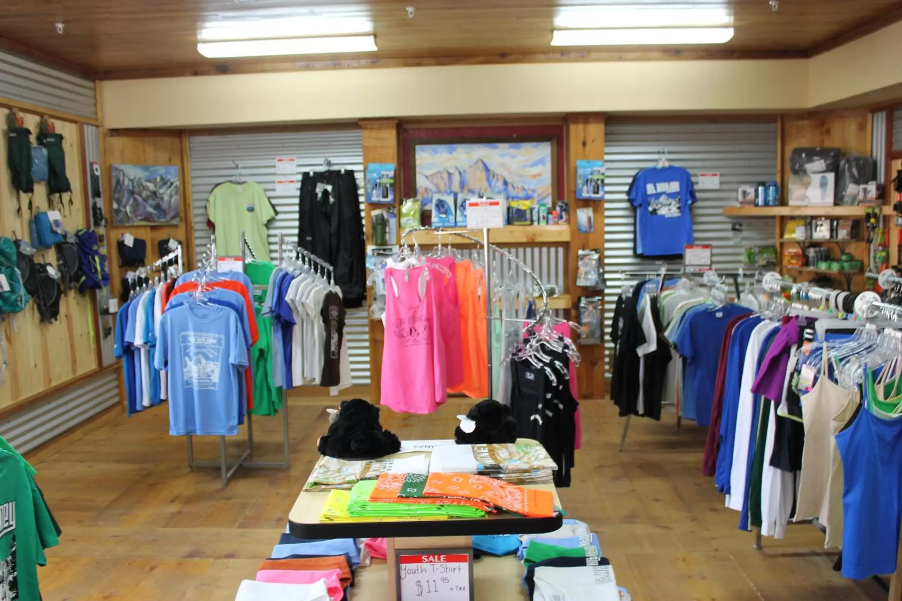On-site shops in Whitney Portal Hotel And Hostel